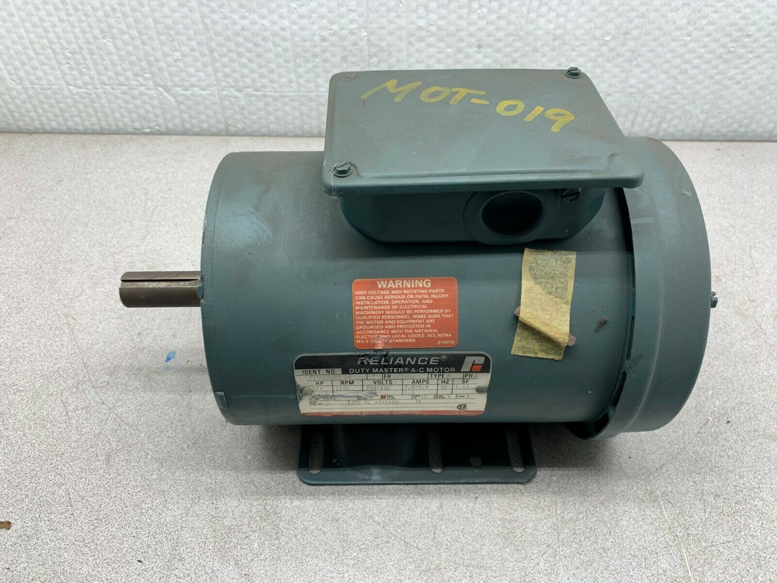 NEW NO BOX RELIANCE ELECTRIC 3/4HP 1140RPM MOTOR P14H1409N-PU