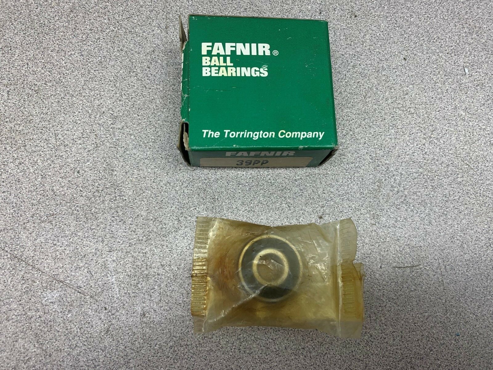 NEW IN BOX FAFNIR BEARING 39PP