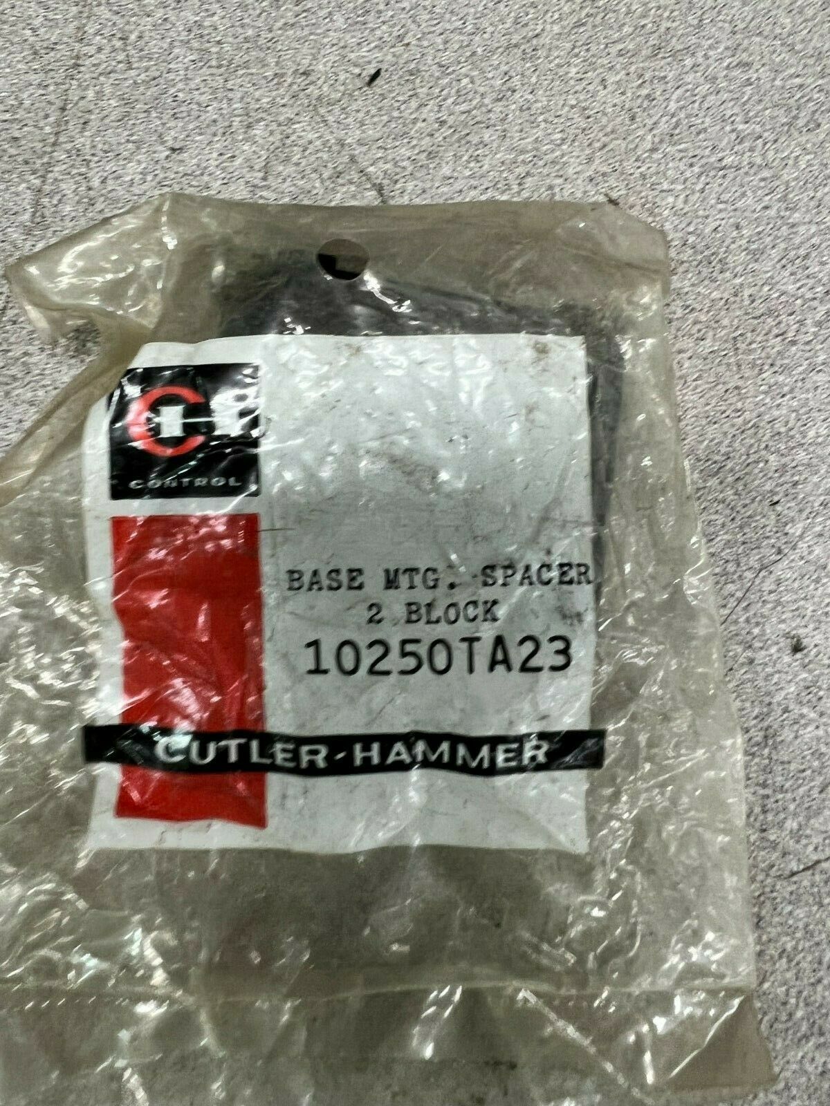 LOT OF 5 NEW IN BAG CUTLER HAMMER MOUNTING BASE 10250TA23