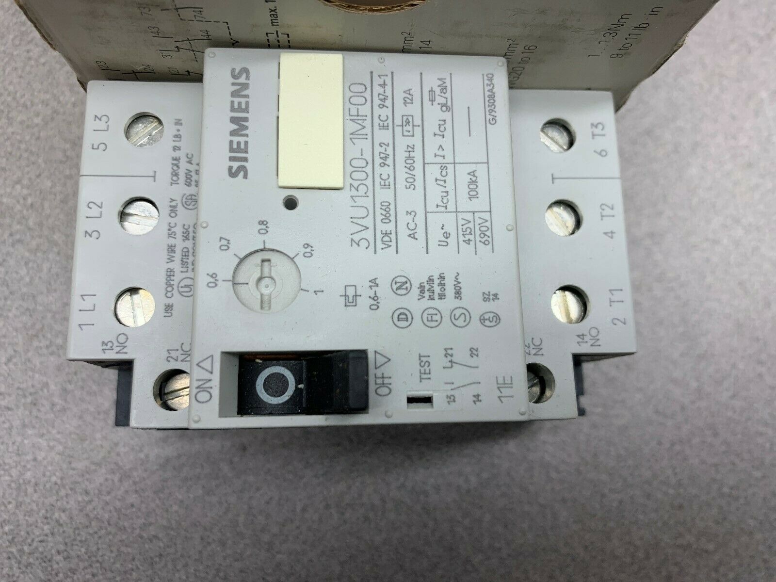 NEW IN BOX SIEMENS BREAKER 3VU1300-1MF00