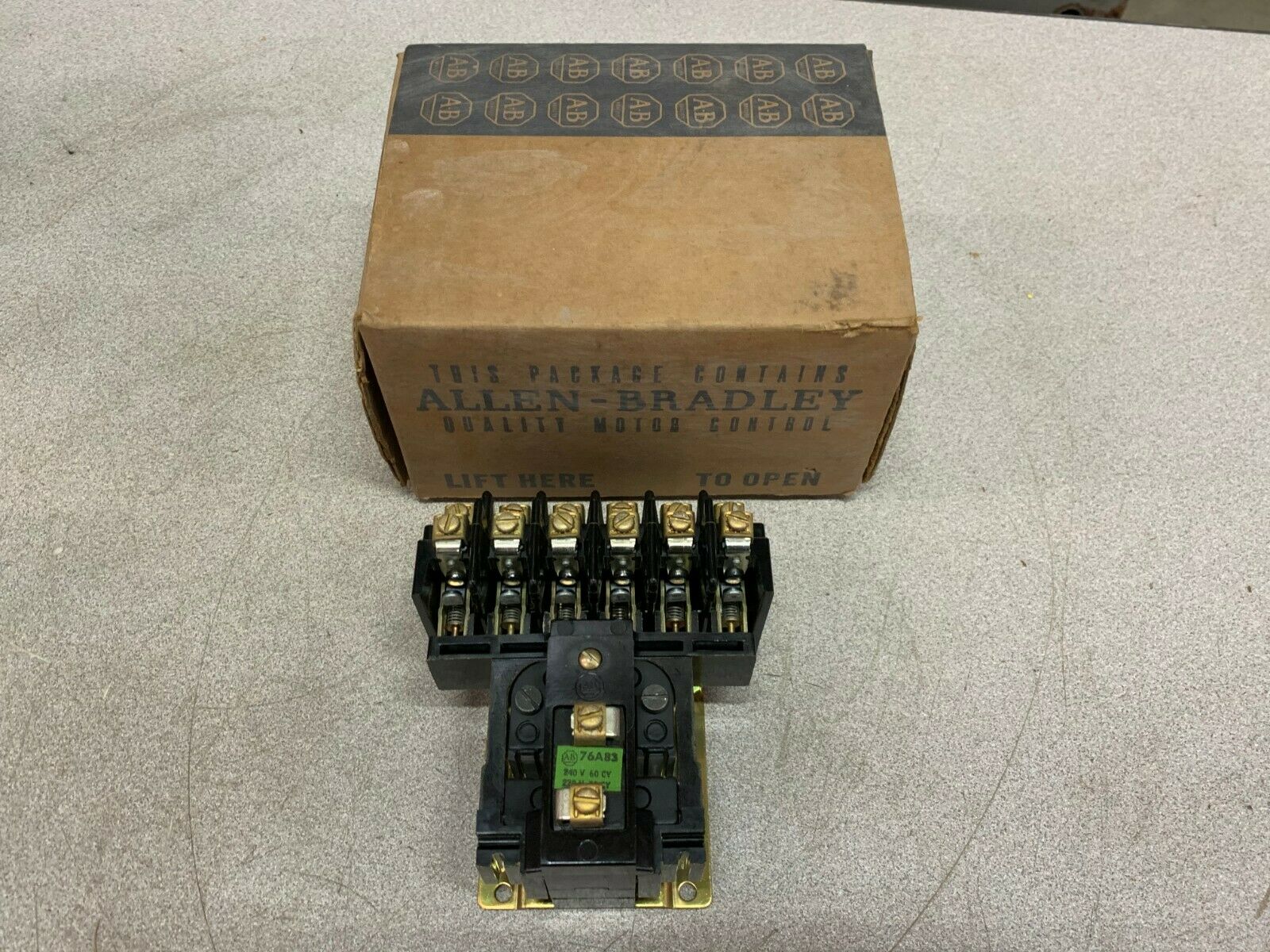 NEW IN BOX ALLEN-BRADLEY TYPE BR AC RELAY 700-BR600A2 SERIES A