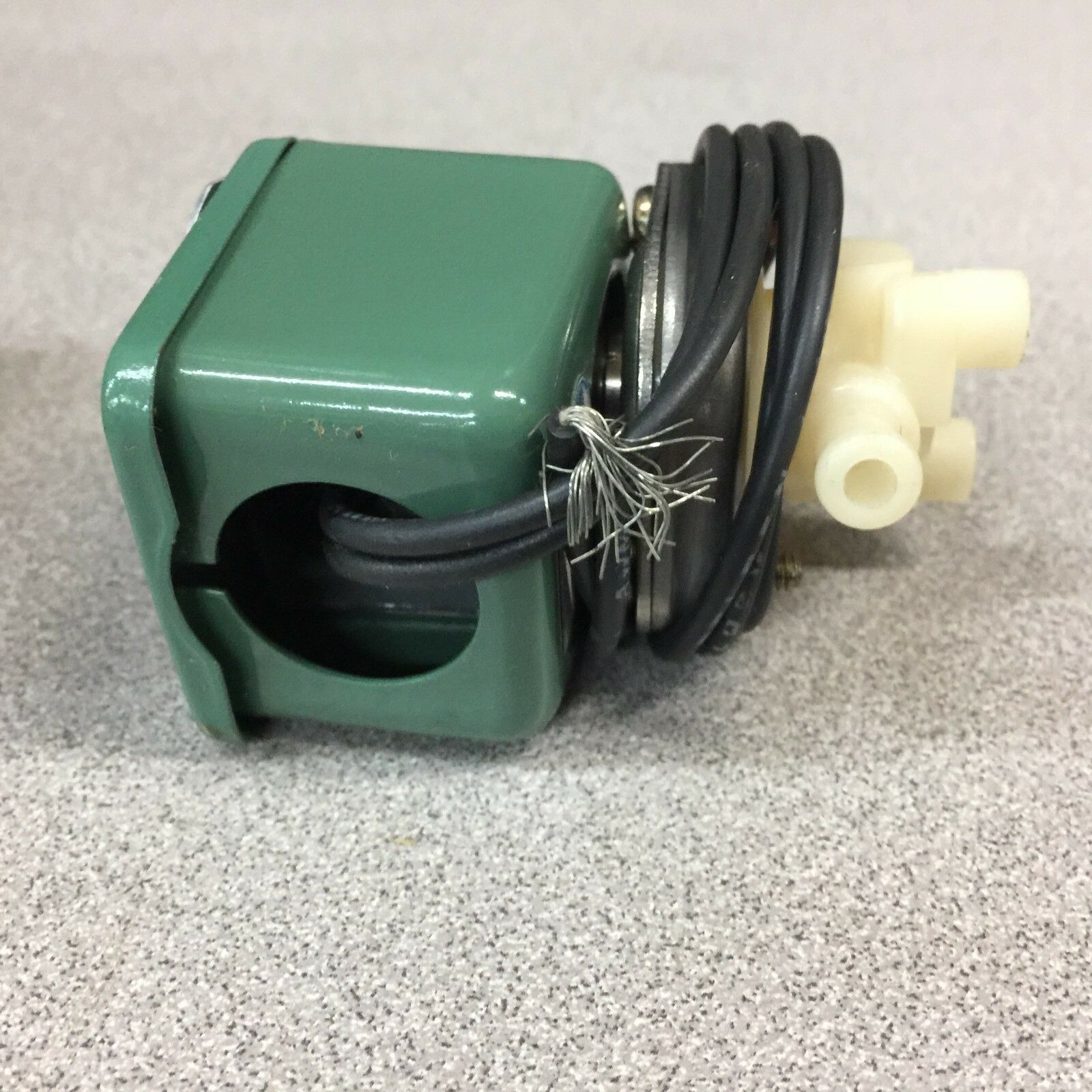 NEW IN BOX ASCO 1/4"  50PSI 12VDC SOLENOID VALVE 8260A54