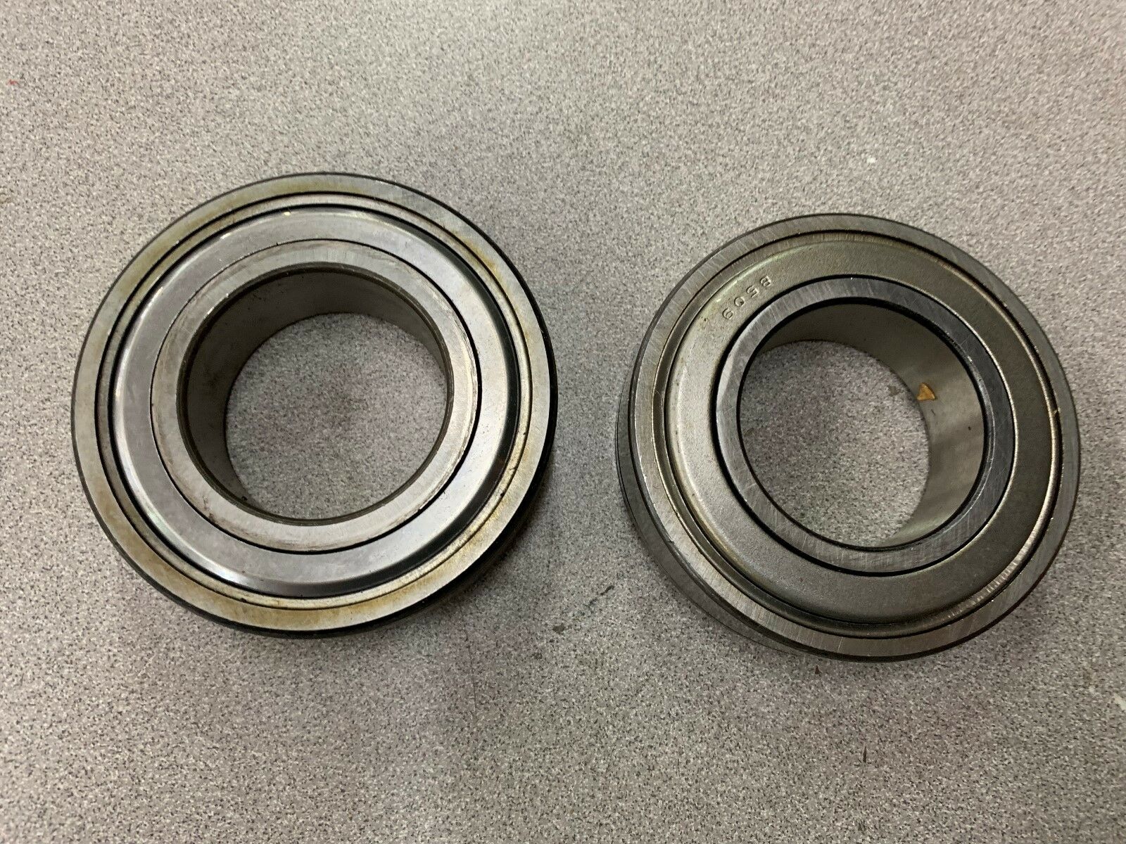 LOT OF 2 NEW NO BOX DELCO BEARING 8059