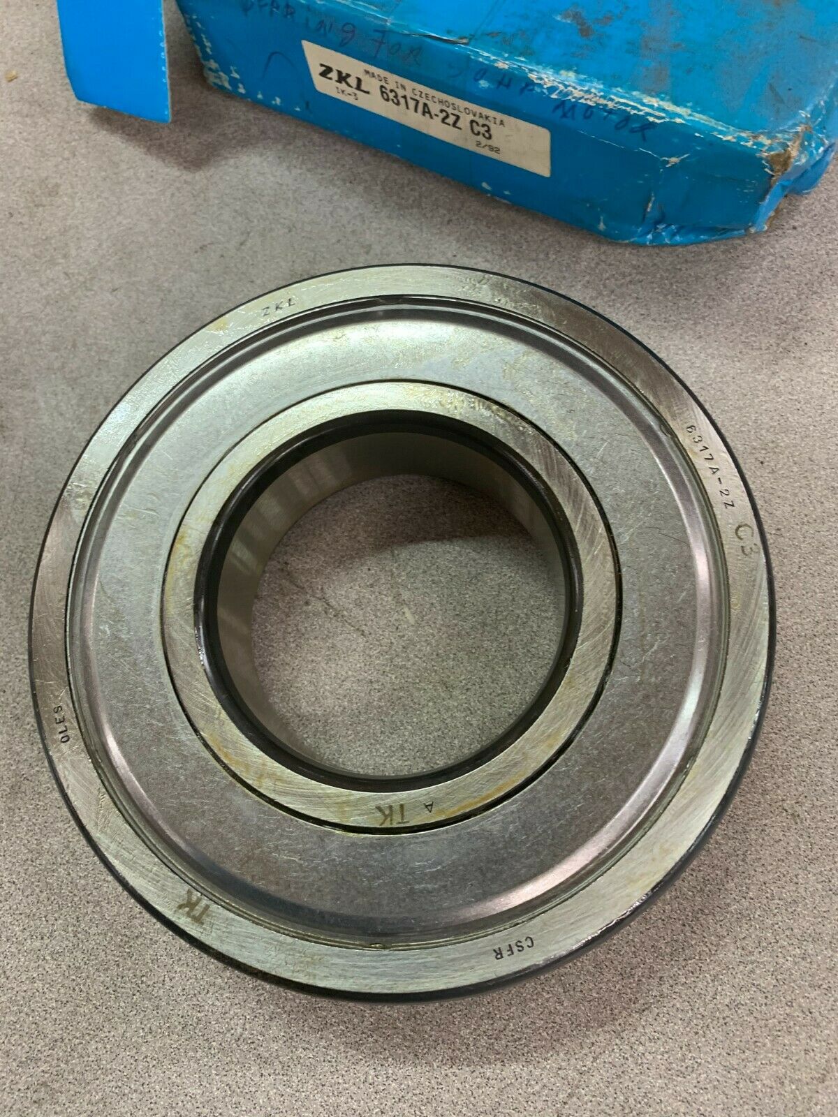 NEW IN BOX ZKL ROLLER BALL BEARING 6317A-2Z C3