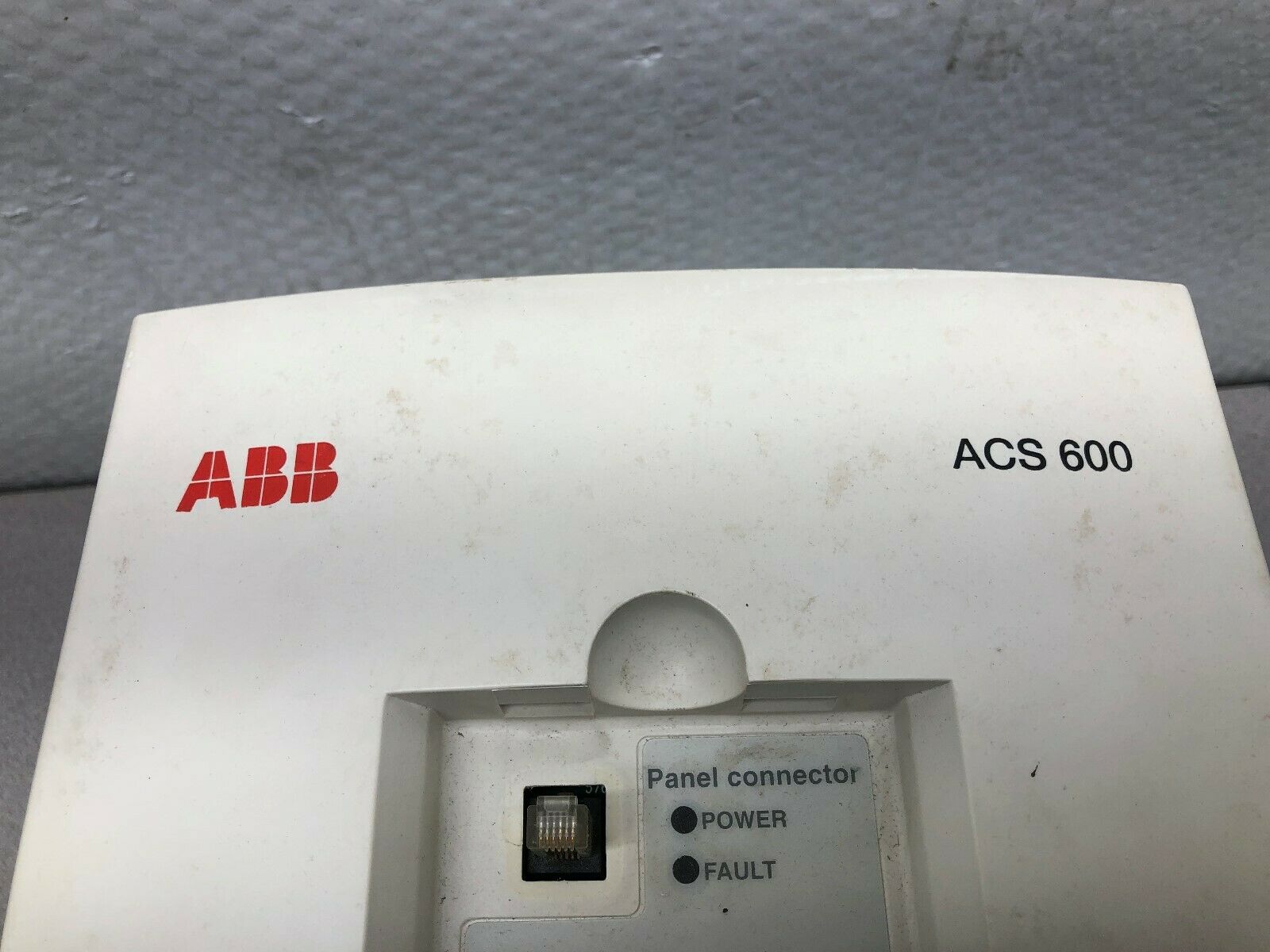 USED ABB ACS 600 10 HP 380-500 VAC 15/11 AMPS 3 PH 0-300 HZ DRIVE ACS601-0011-4-