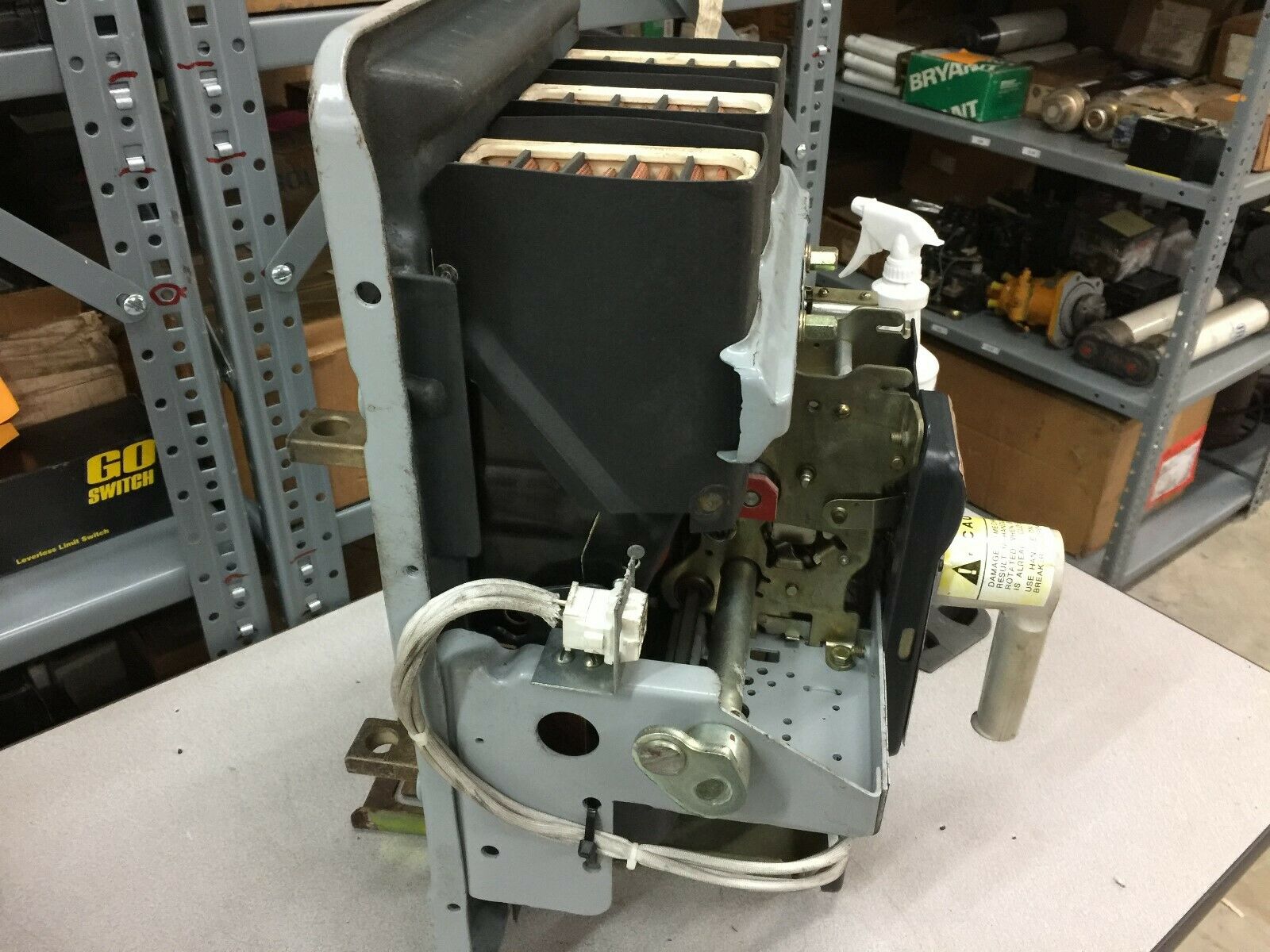 USED GE VERSA TRIP 600AMP AIR BREAKER AK 10-25-1