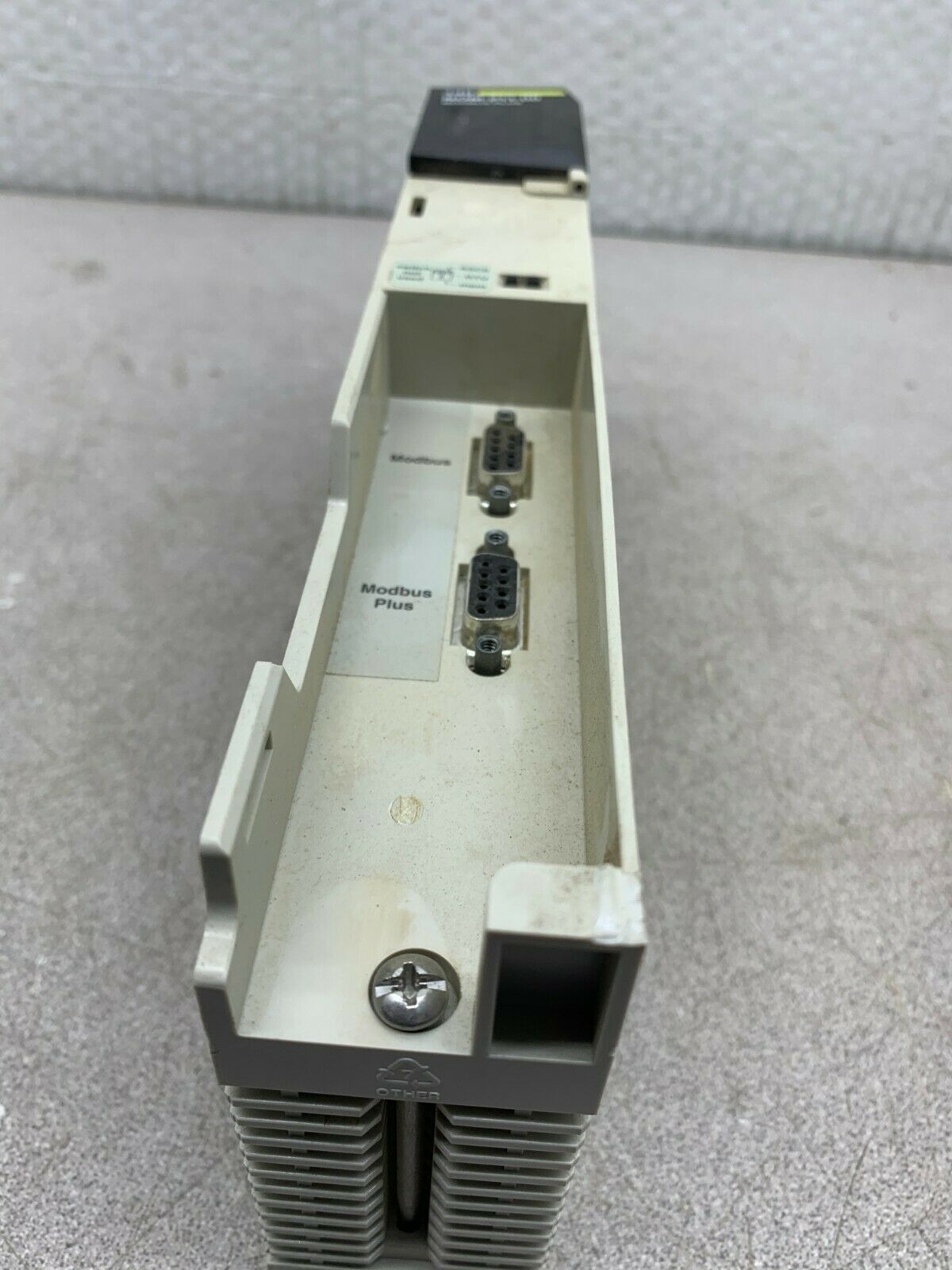 USED SCHNEIDER AUTOMATION TSX QUANTUM MODULE 140 NOM 211 00 *MISSING DOOR*