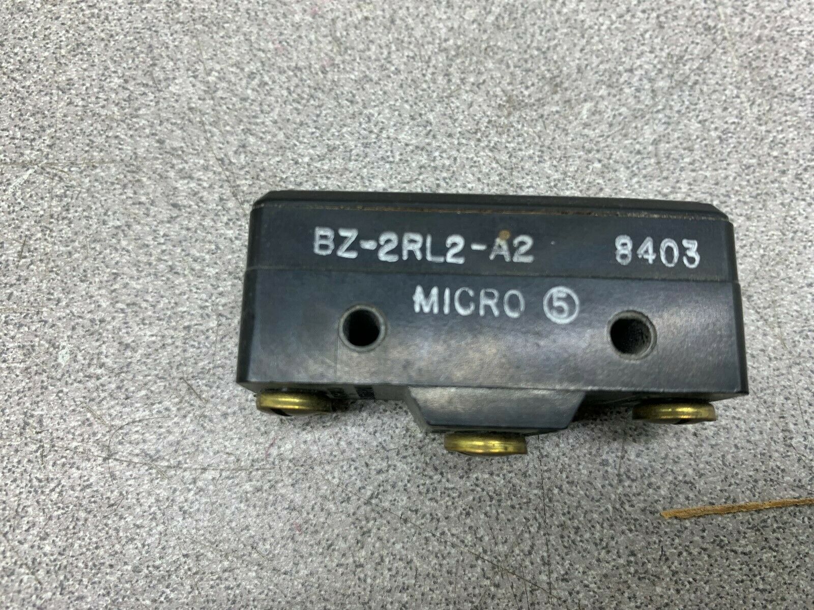 NEW NO BOX MICRO SWITCH BZ-2RL2-A2