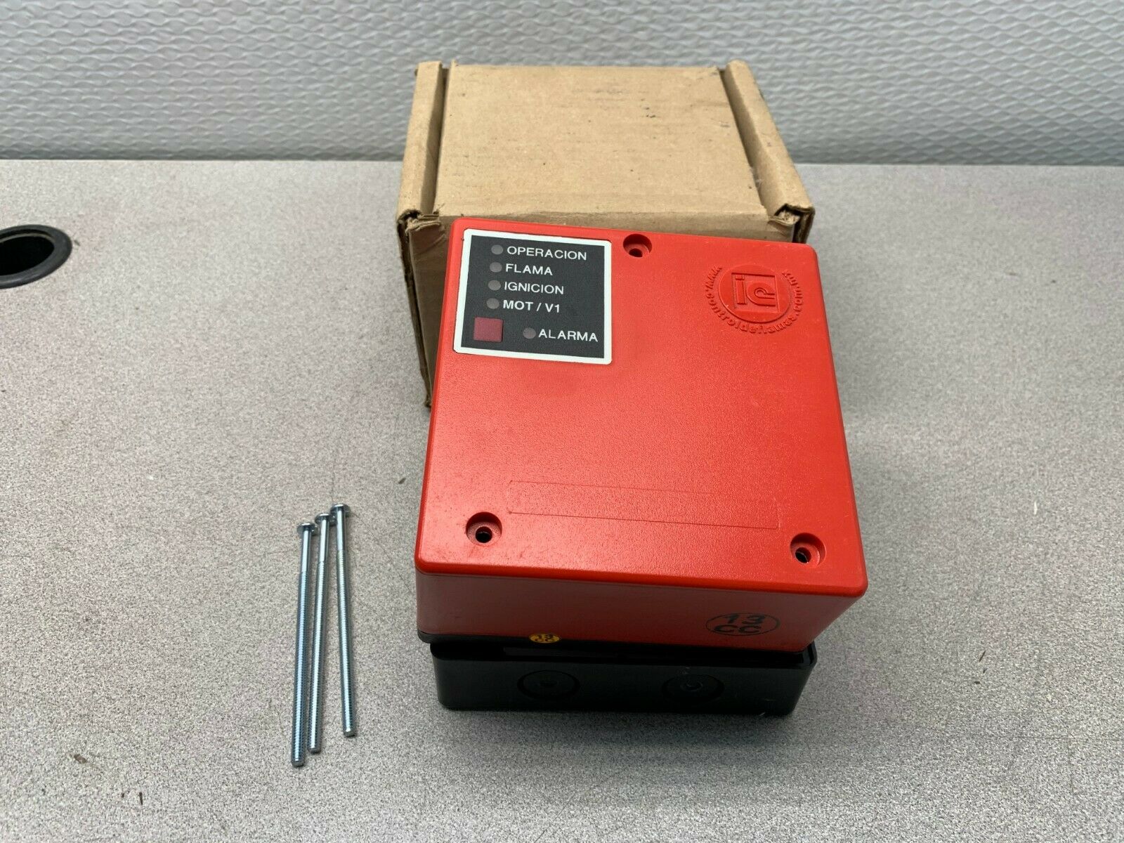 NEW IN BOX CONTROL DE FLAMAS FLAME CONTROL UNIT TAC 7800 H RLGP WITH BASE