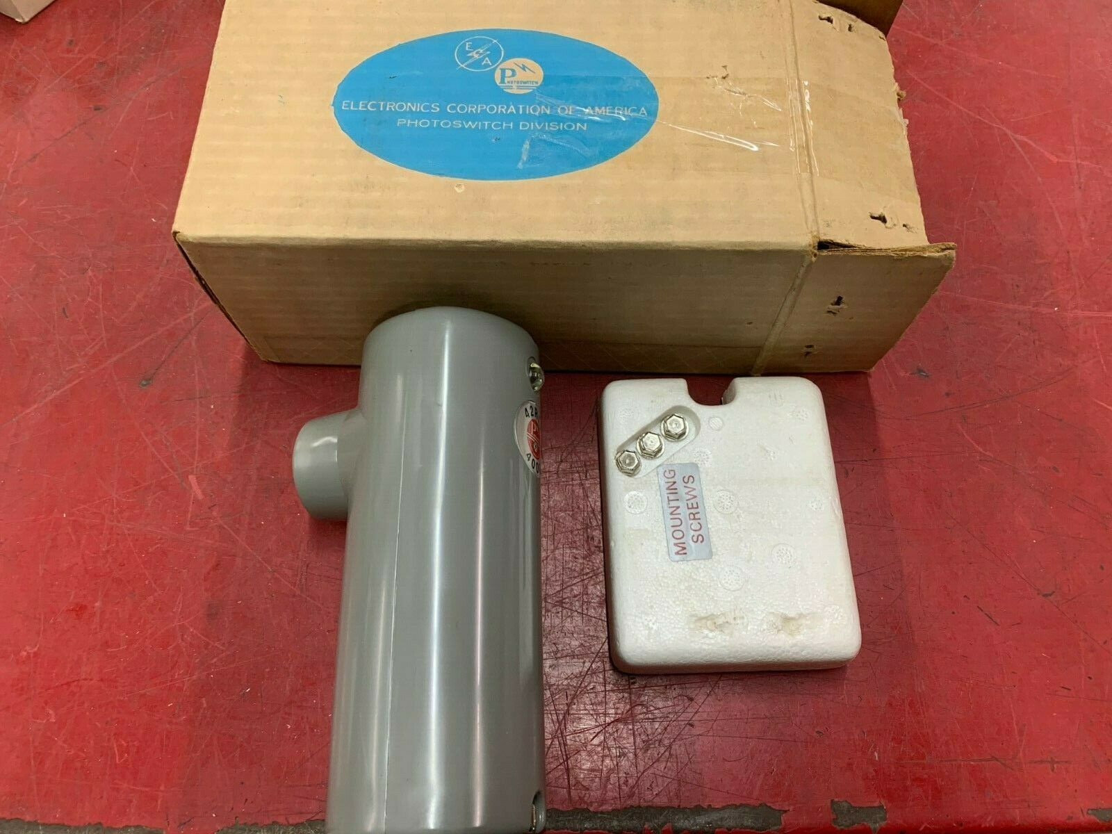 NEW IN BOX ELECTRONICS CORPORATION PHOTOSWITCH 42RLL-4000