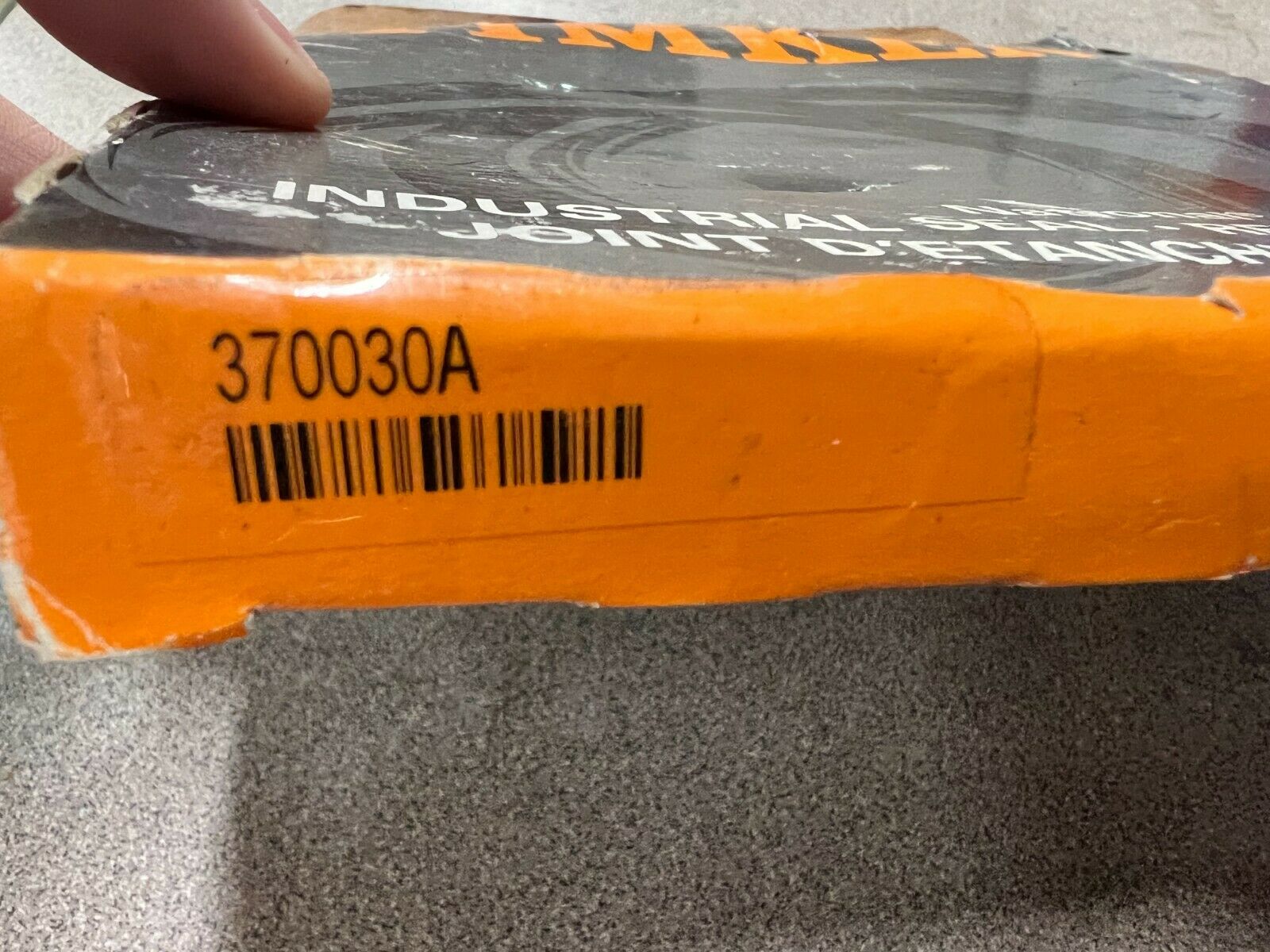 NEW IN BOX TIMKEN OIL SEAL 370030A