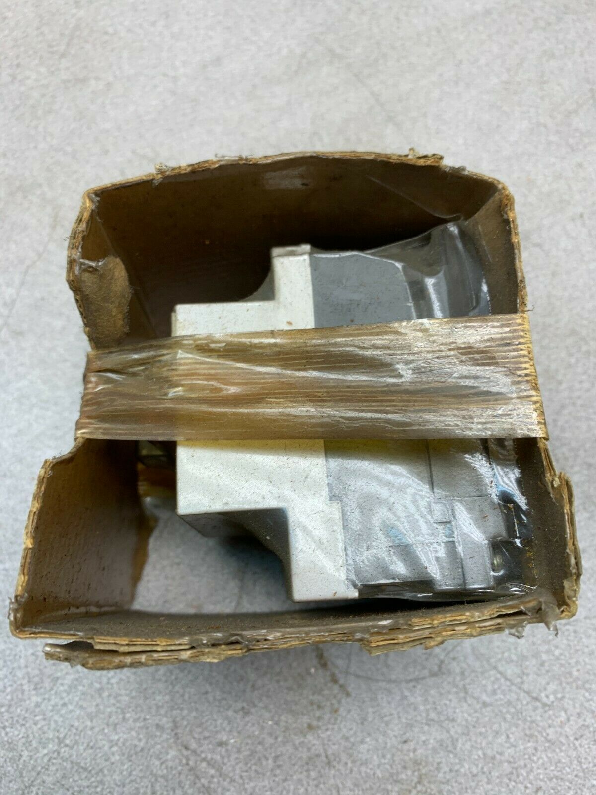 NEW IN BOX SIEMENS STARTER SWITCH 3VE1010-2H