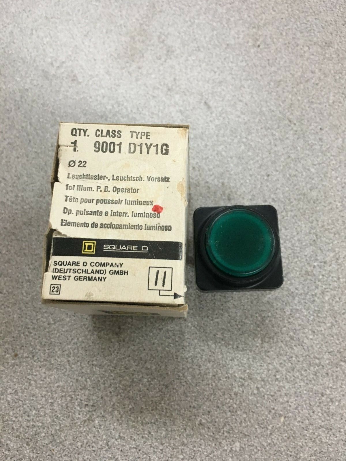 NEW IN BOX SQUARE D GREEN ILLUMINATED PUSH BUTTON OPERATOR 9001 D1Y1G