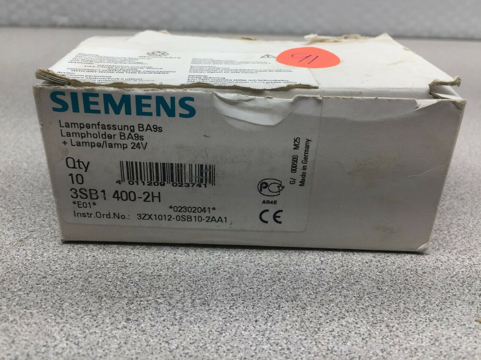 NEW IN BOX OF 10 SIEMENS 24V LAMPHOLDER 3SB1 400-2H