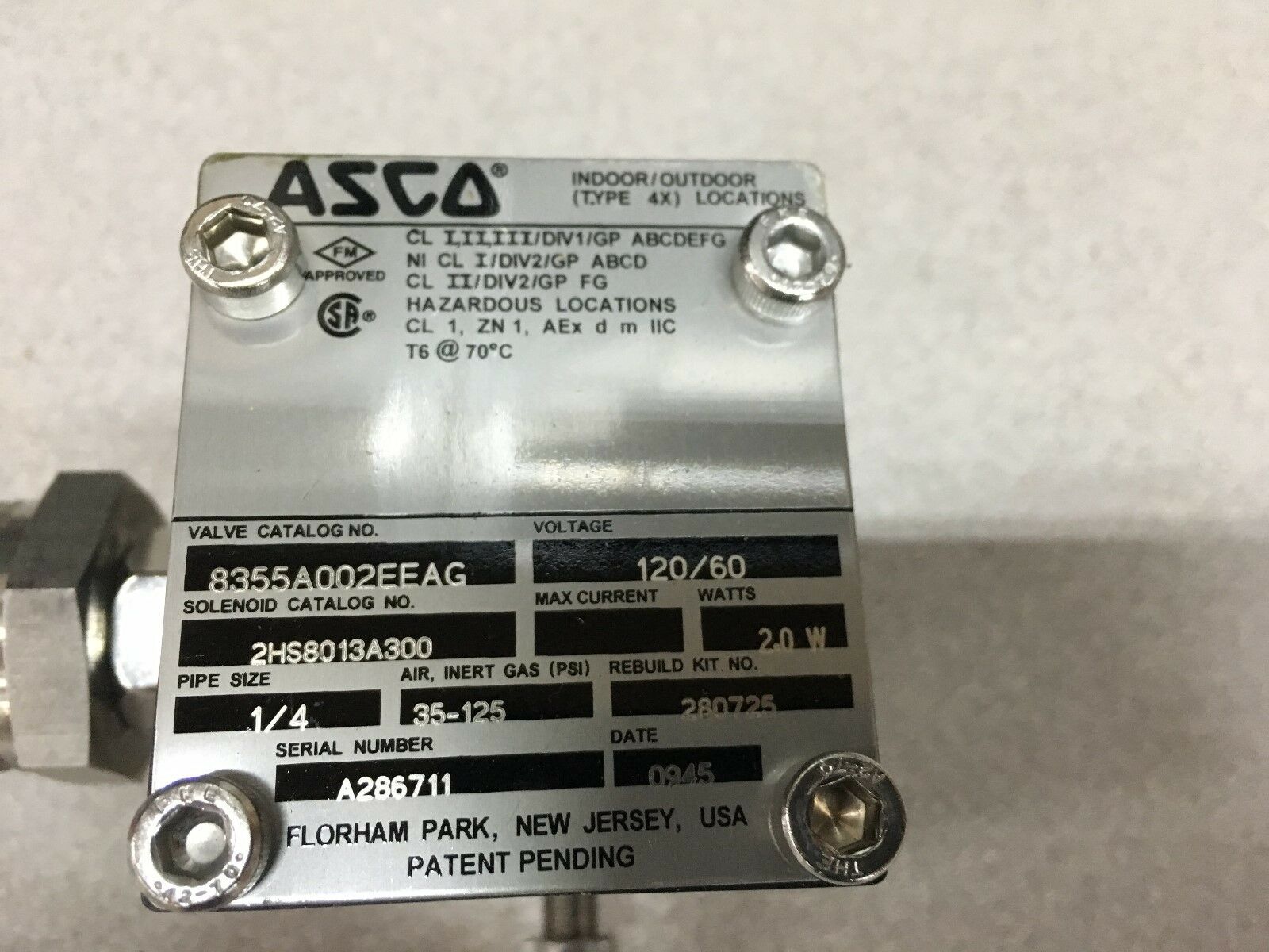 NEW NO BOX ASCO RED HAT SOLENOID VALVE 1/4" PIPE SIZE 8355A002EEAG