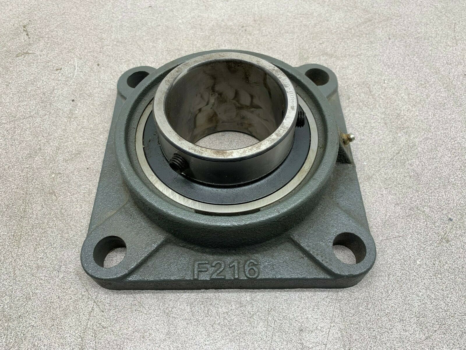 NEW NO BOX PTI 4-BOLT F216 FLANGE BEARING UC216-80MM INSERT