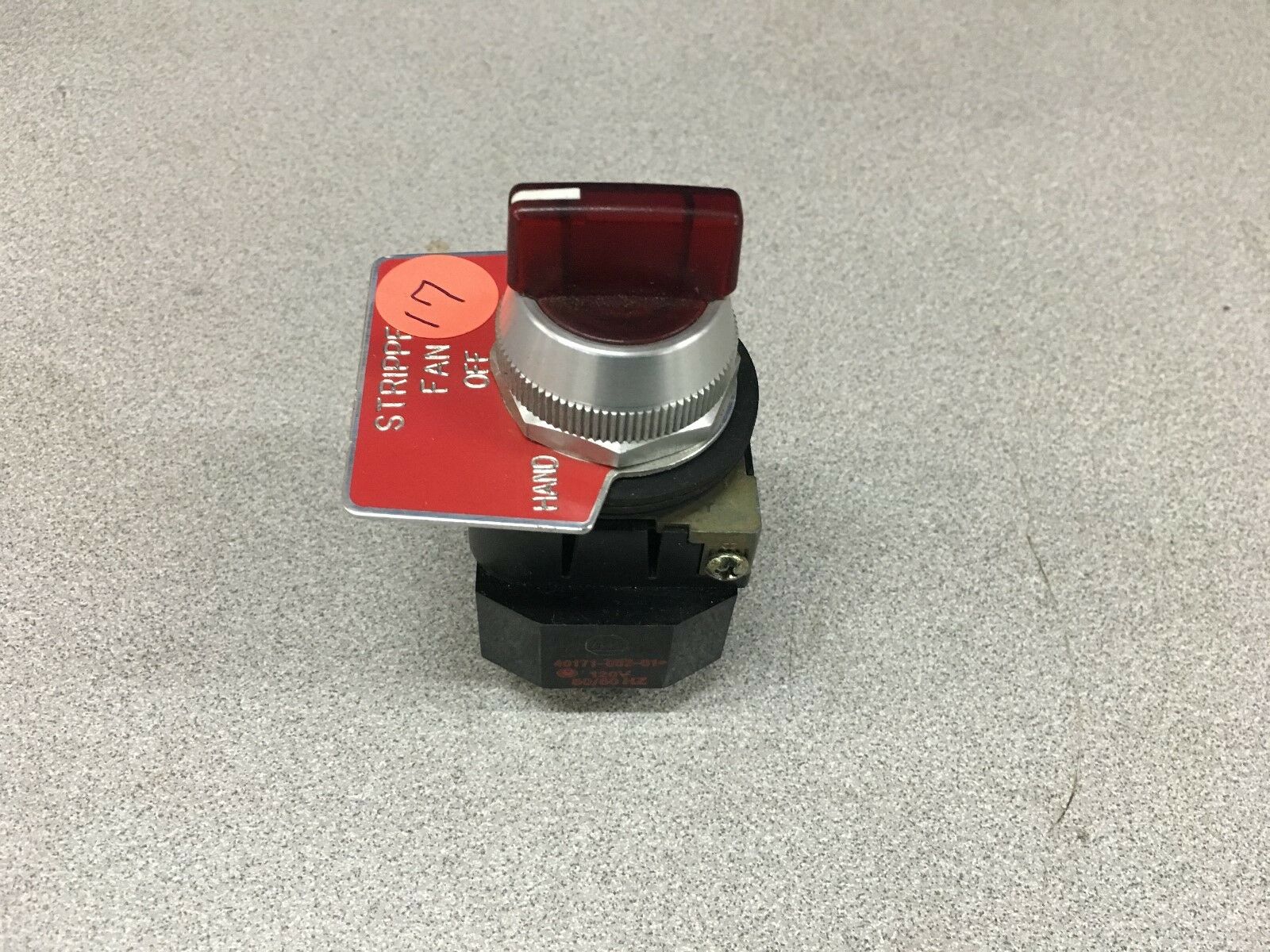 NEW NO BOX ALLEN-BRADLEY ILLUMINATED RED SELECTOR SWITCH 800T-16JR2KB7AX SERIES