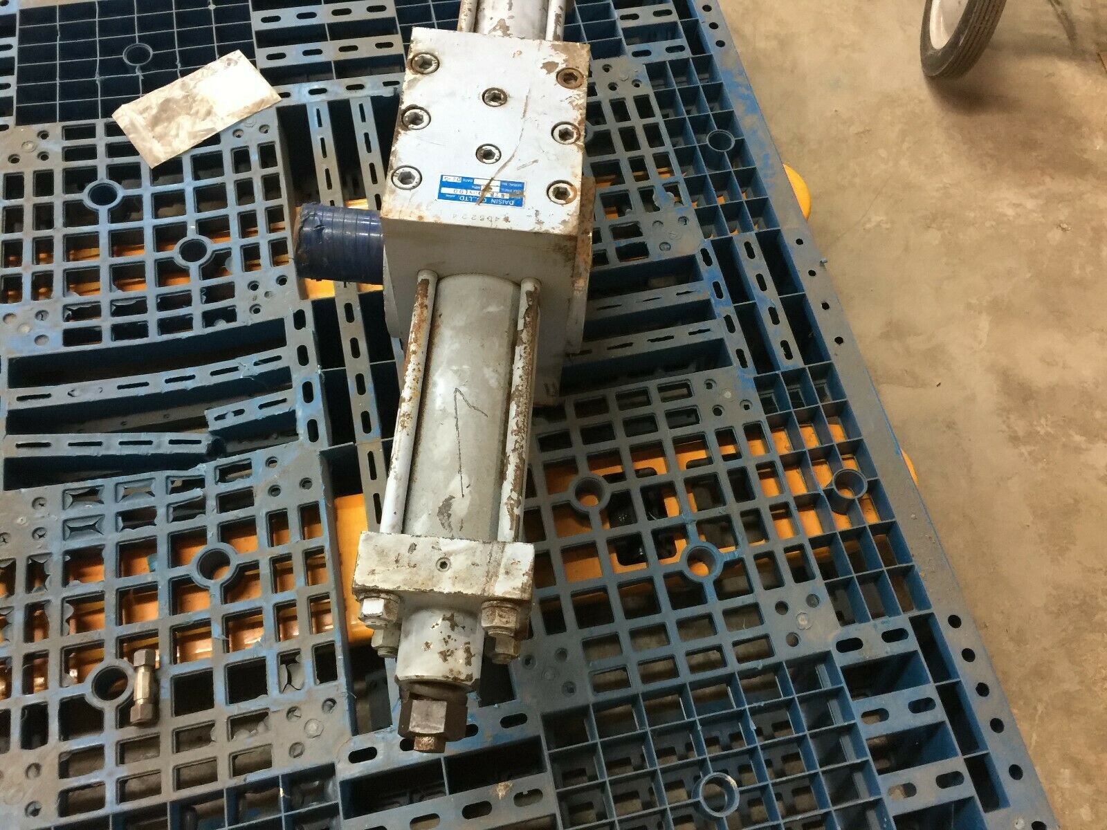 USED DAISIN CO LTD PNUEMATIC ROTORY ACTUATOR RTB00-190 / D405224