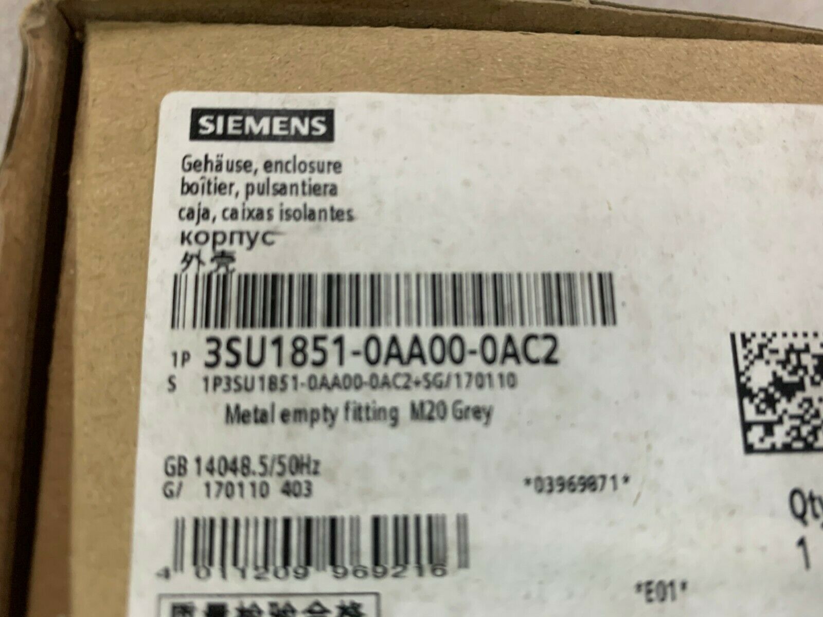 NEW IN BOX SIEMENS ENCLOSURE 3SU1851-0AA00-0AC2