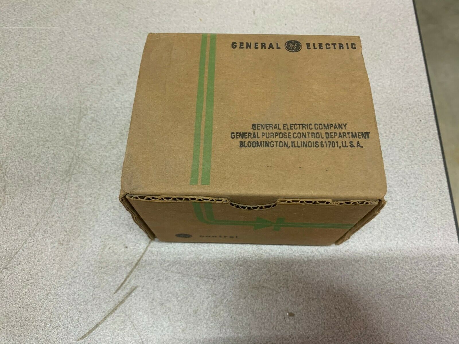 NEW IN BOX GE AUXILIARY CONTACT KIT CR205X300A