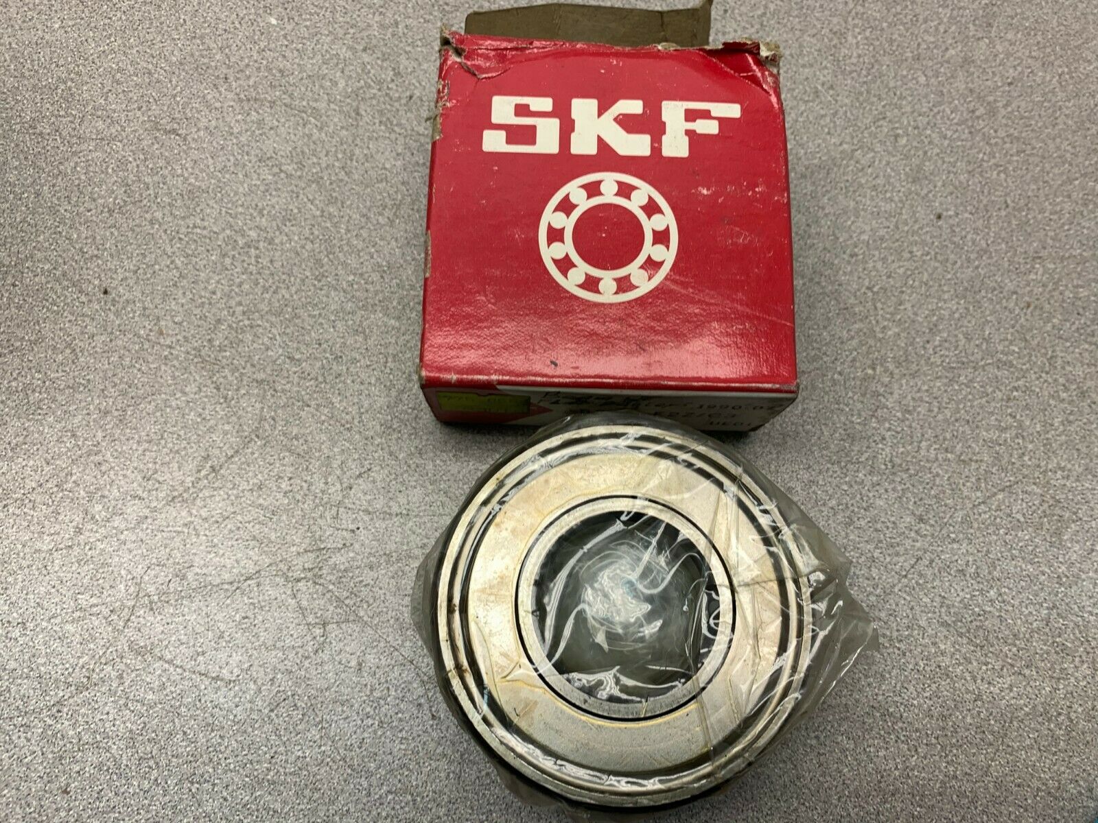 NEW IN BOX SKF BEARING 5307 E2Z/C3