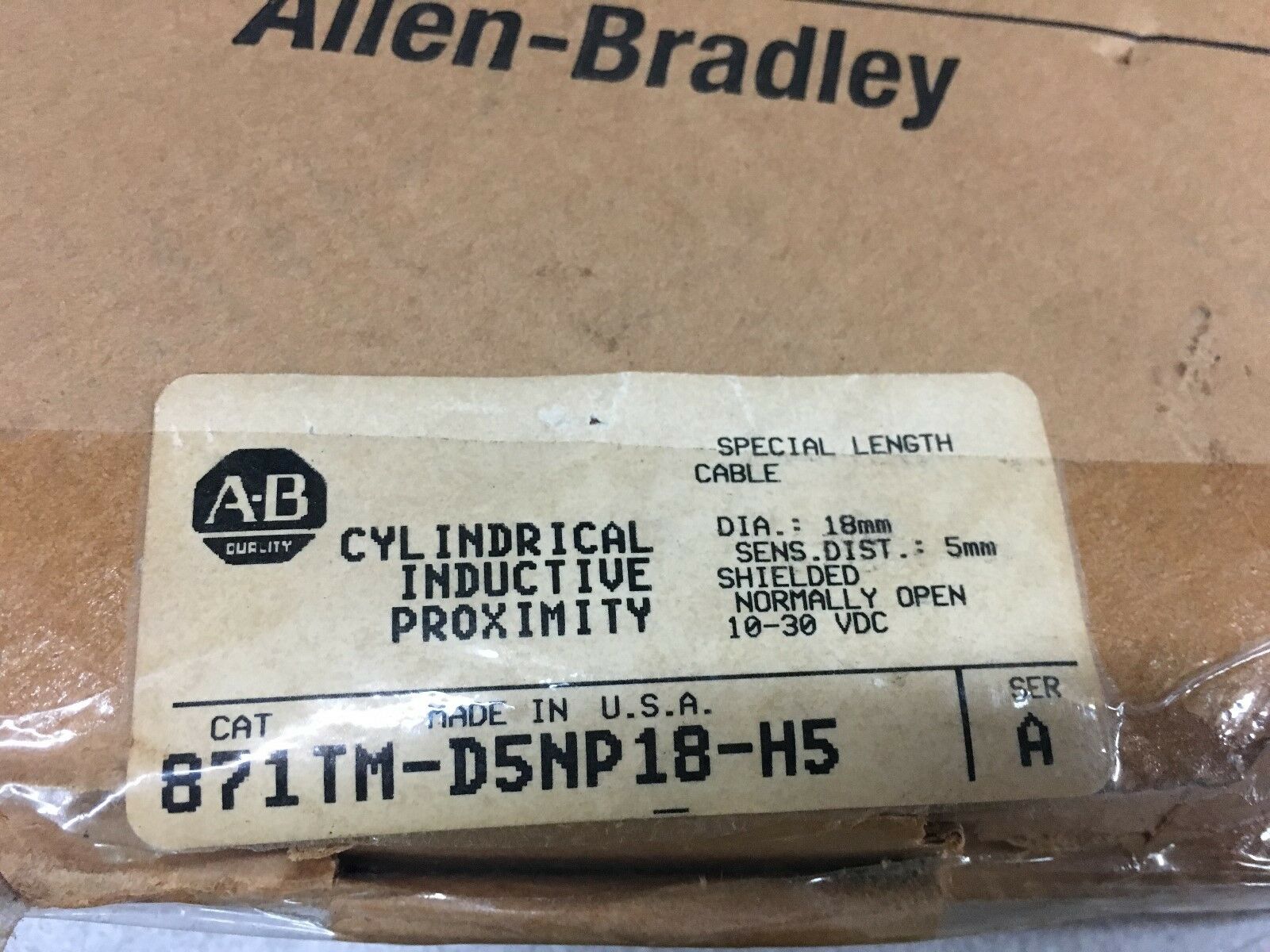 NEW IN BOX ALLEN BRADLEY CYLINDRICAL INDUCTIVE PROXIMITY 871TM-D5NP218-H5 SERIES