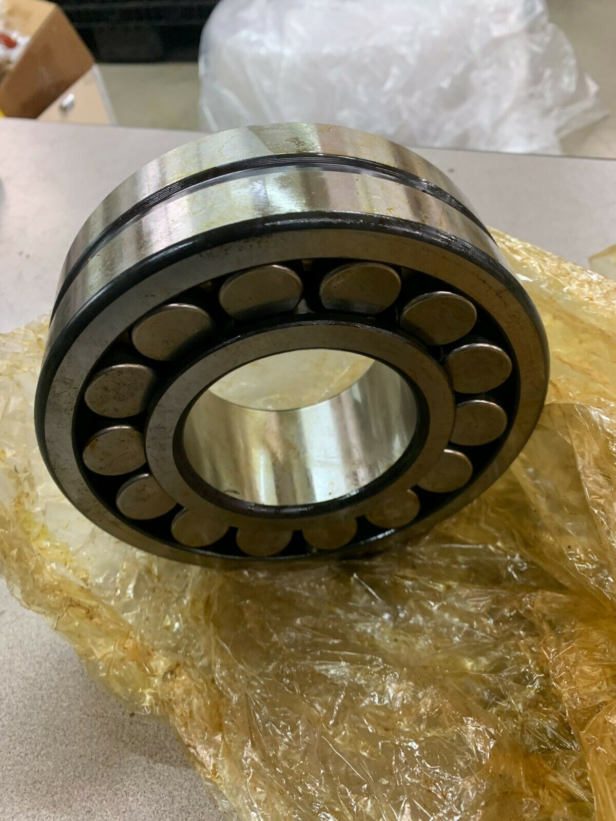 NEW NO BOX FAG SPHERICAL ROLLER BEARING 22316EASMC3