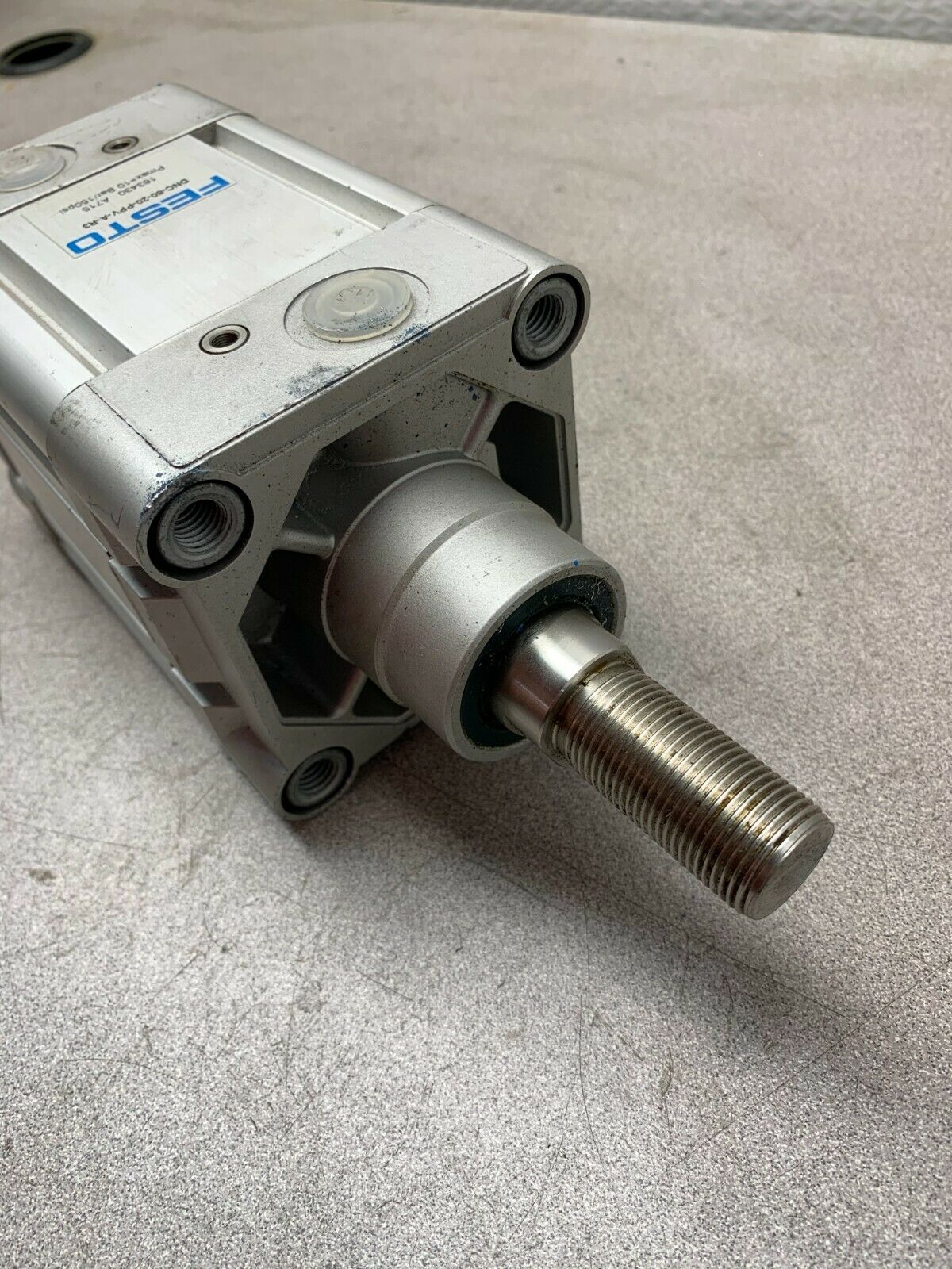 NEW NO BOX FESTO PNEUMATIC CYLINDER DNC-80-20-PPV-A-R3