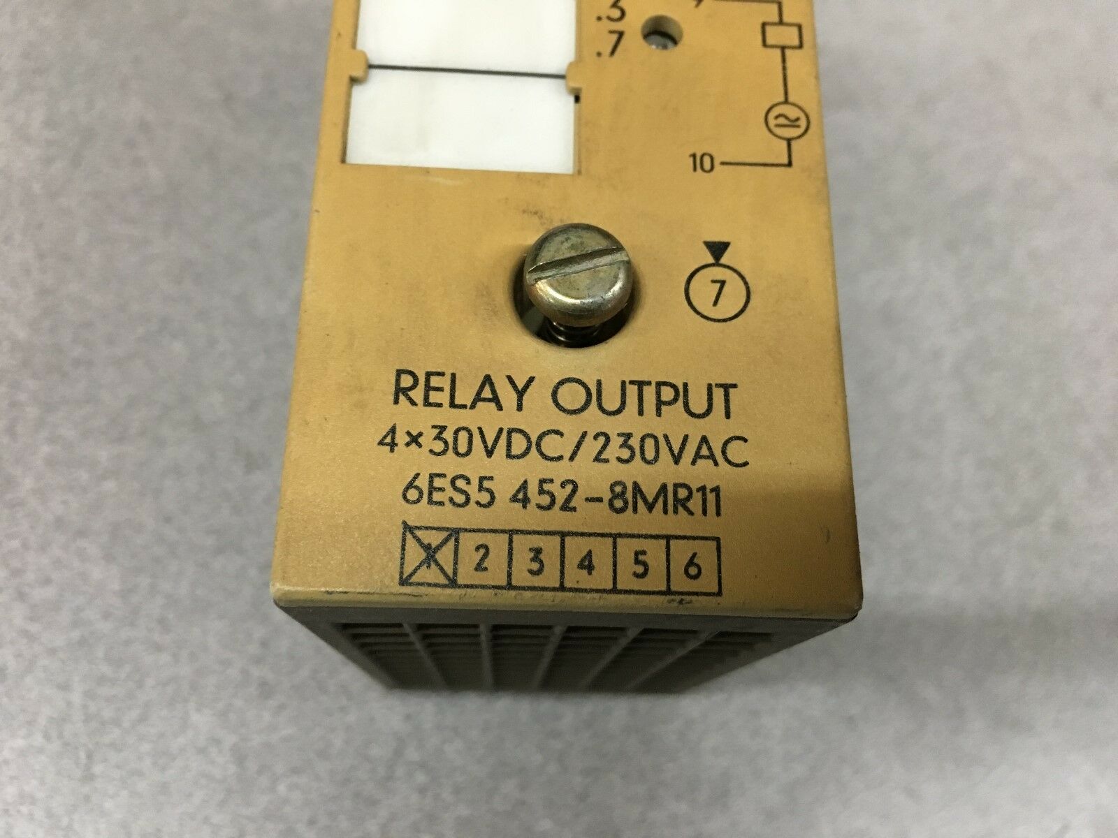 USED SIEMENS SIMATIC S5 RELAY OUTPUT MODULE 6ES5 452-8MR11