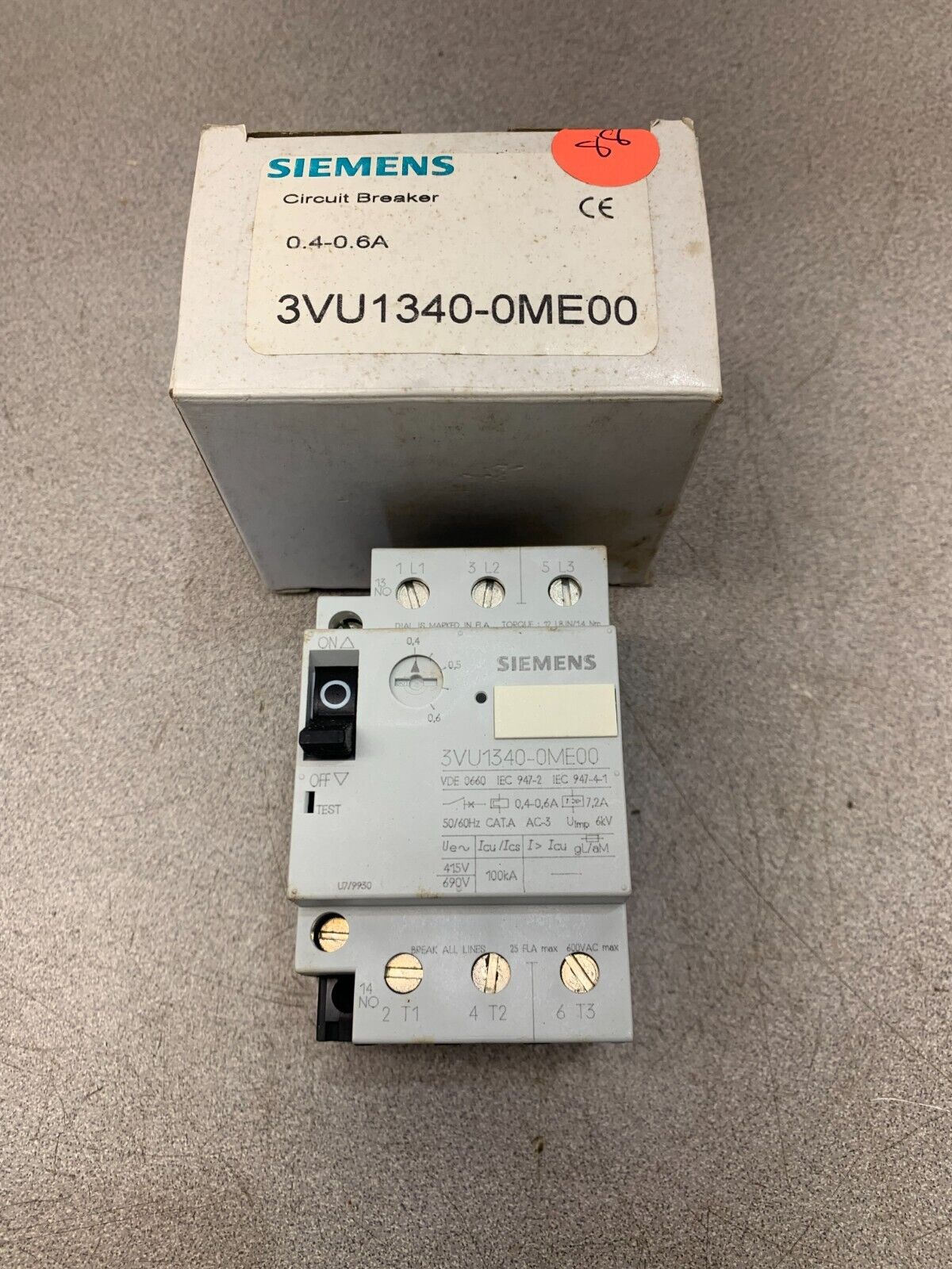 NEW IN BOX SIEMENS 0.4-0.6A CIRCUIT BREAKER 3VU1340-0ME00