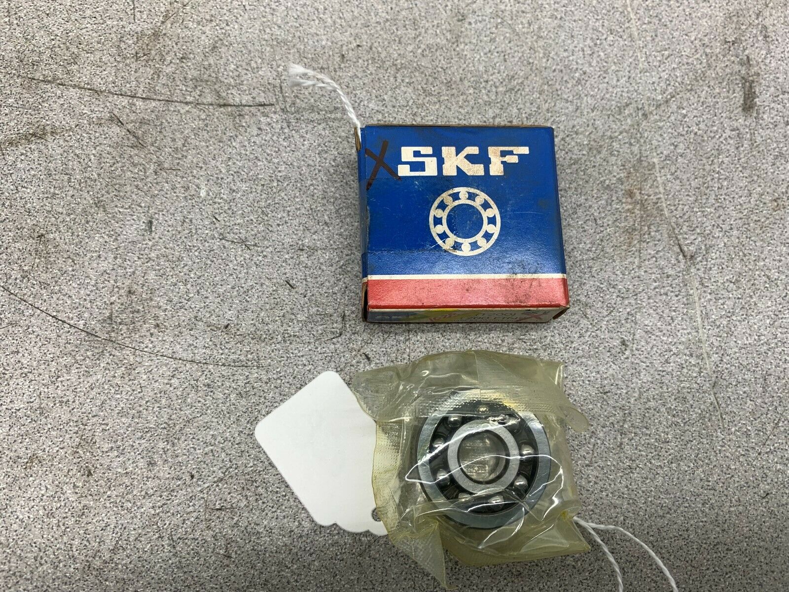 LOT OF 8 NEW IN BOX SKF BEARING 1200 ETN9