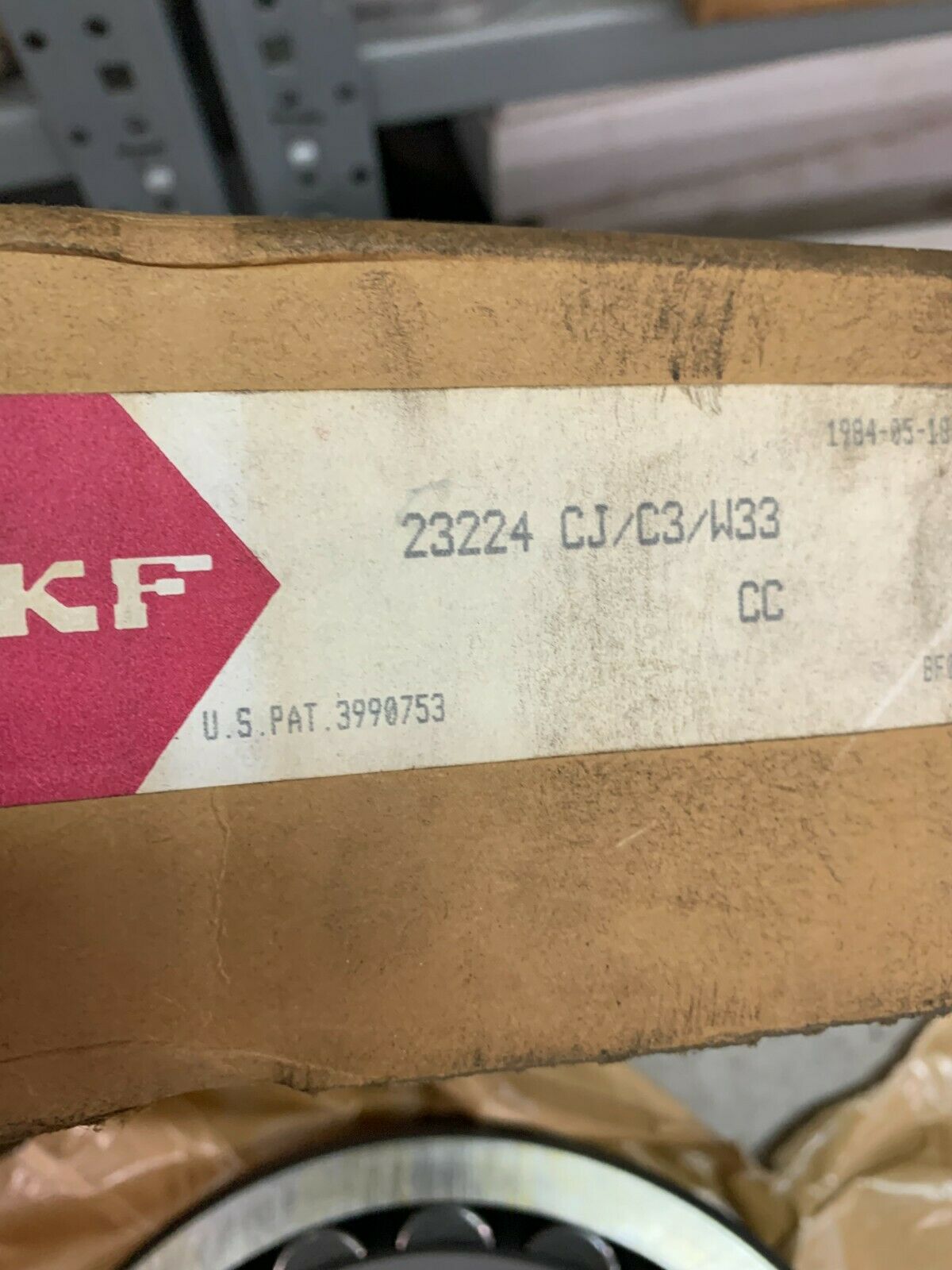 NEW IN BOX SKF 23224CJC3W33 EXPLORER SPHERICAL ROLLER BEARING 23224 CJ/C3/W33