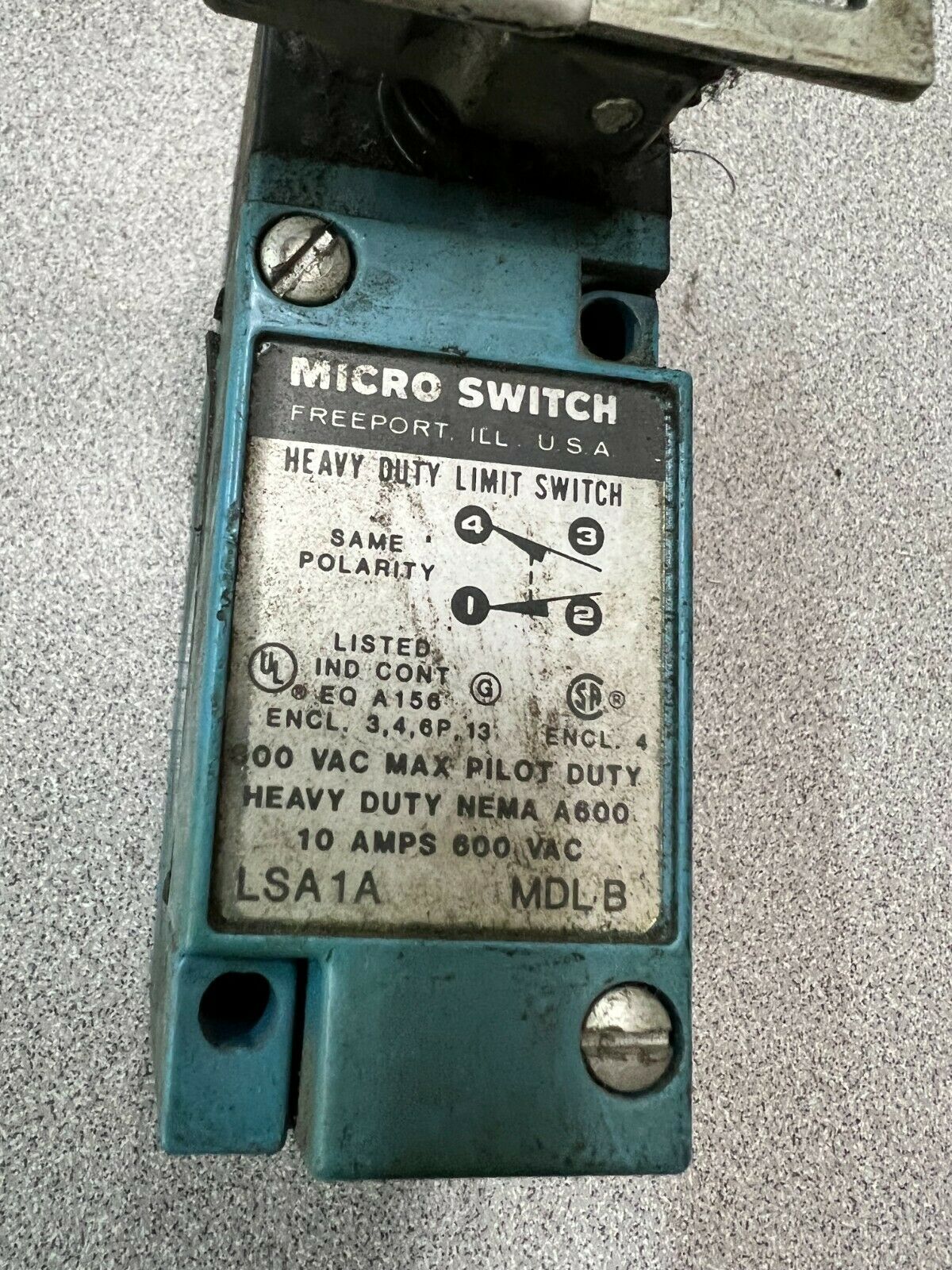 USED MICRO LIMIT SWITCH  LSA1A