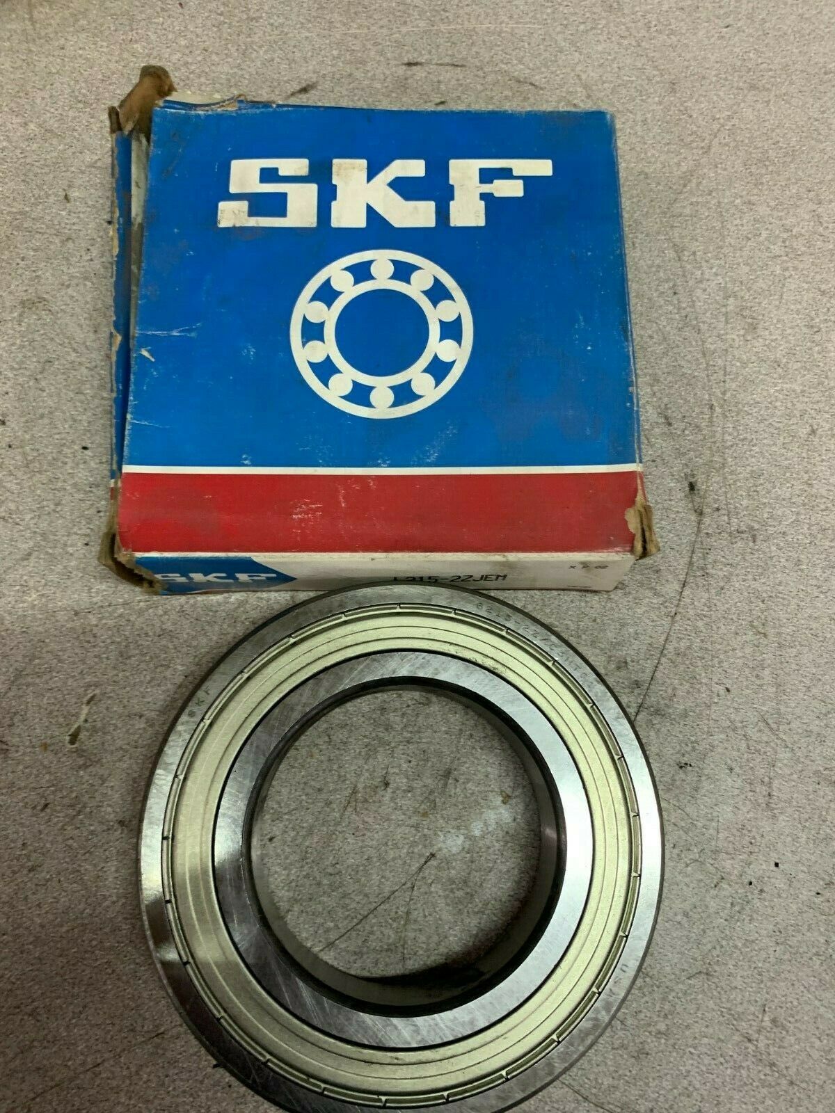 NEW IN BOX SKF BALL BEARING 6215 2ZJEM