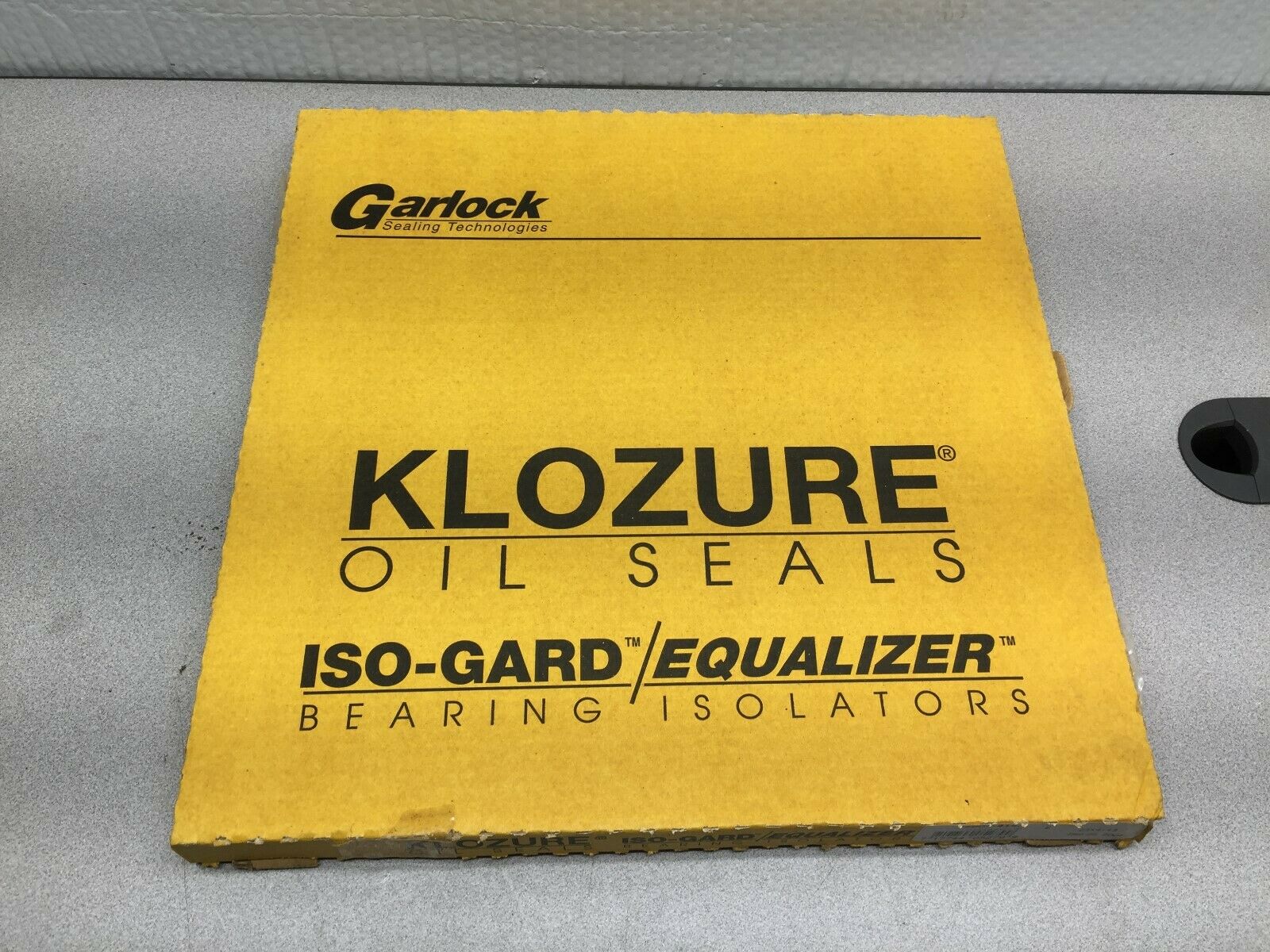 NEW IN BOX KLOZURE OIL SEAL ISO-GUARD BEARING ISOLATOR  25003-4143 / 23X4143