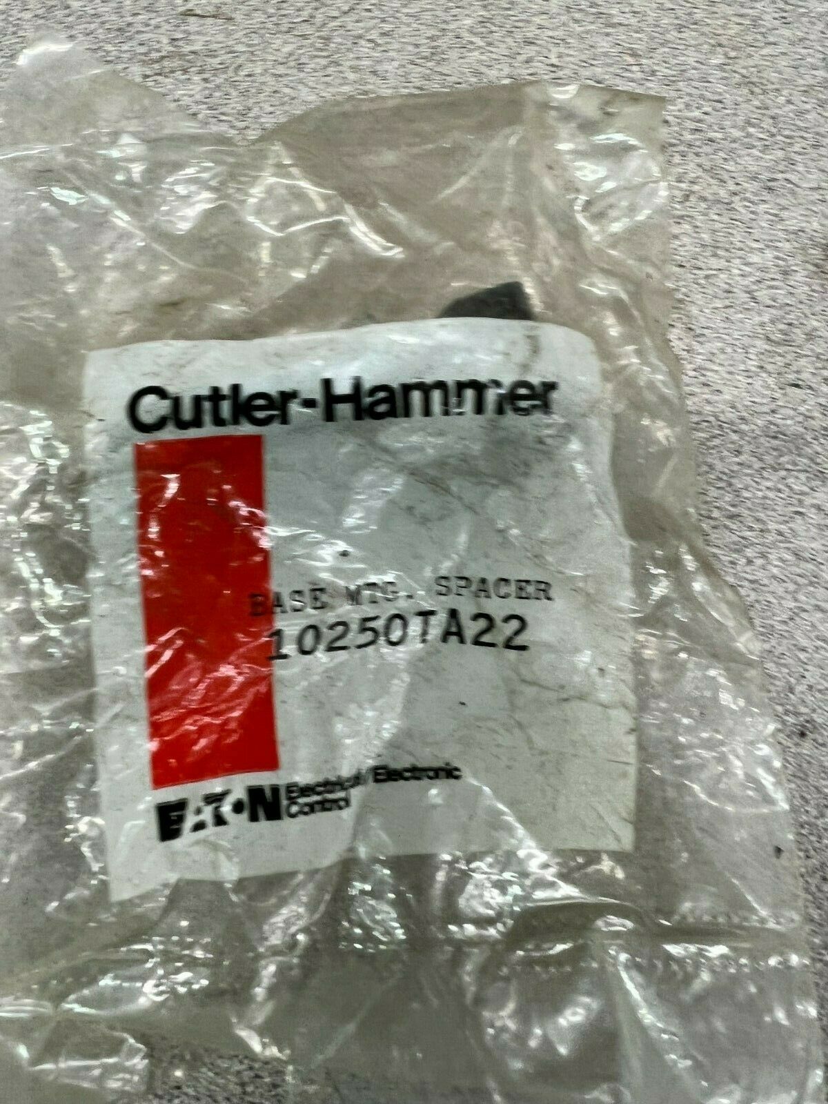 LOT OF 12 NEW IN BAG CUTLER HAMMER BASE SPACER 10250TA22