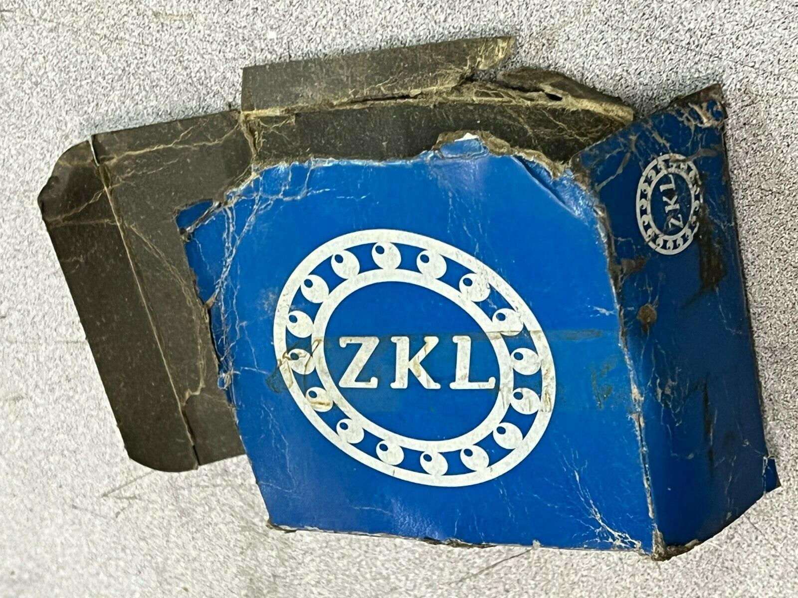 NEW IN BOX ZKL ROLLER BEARING 2308