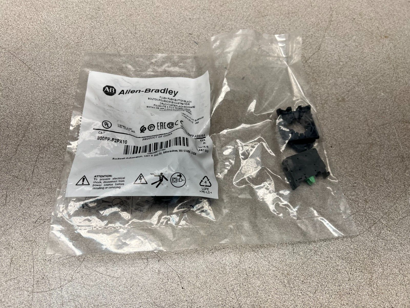 NEW IN BAG ALLEN BRADLEY FLUSH PUSHBUTTON BLACK 800FP-F2PX10 SERIES A