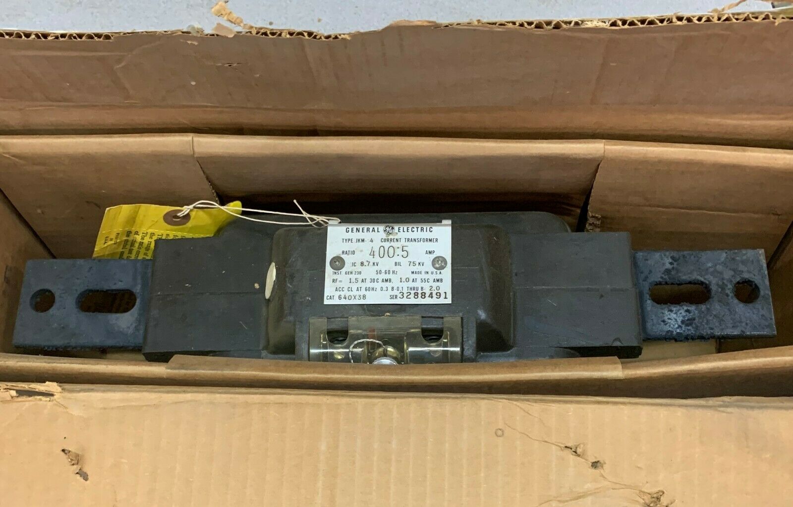 NEW IN BOX GENERAL ELECTRIC TYPE JKM-4 CURRENT TRANSFORMER 640X38 RATIO 400:5