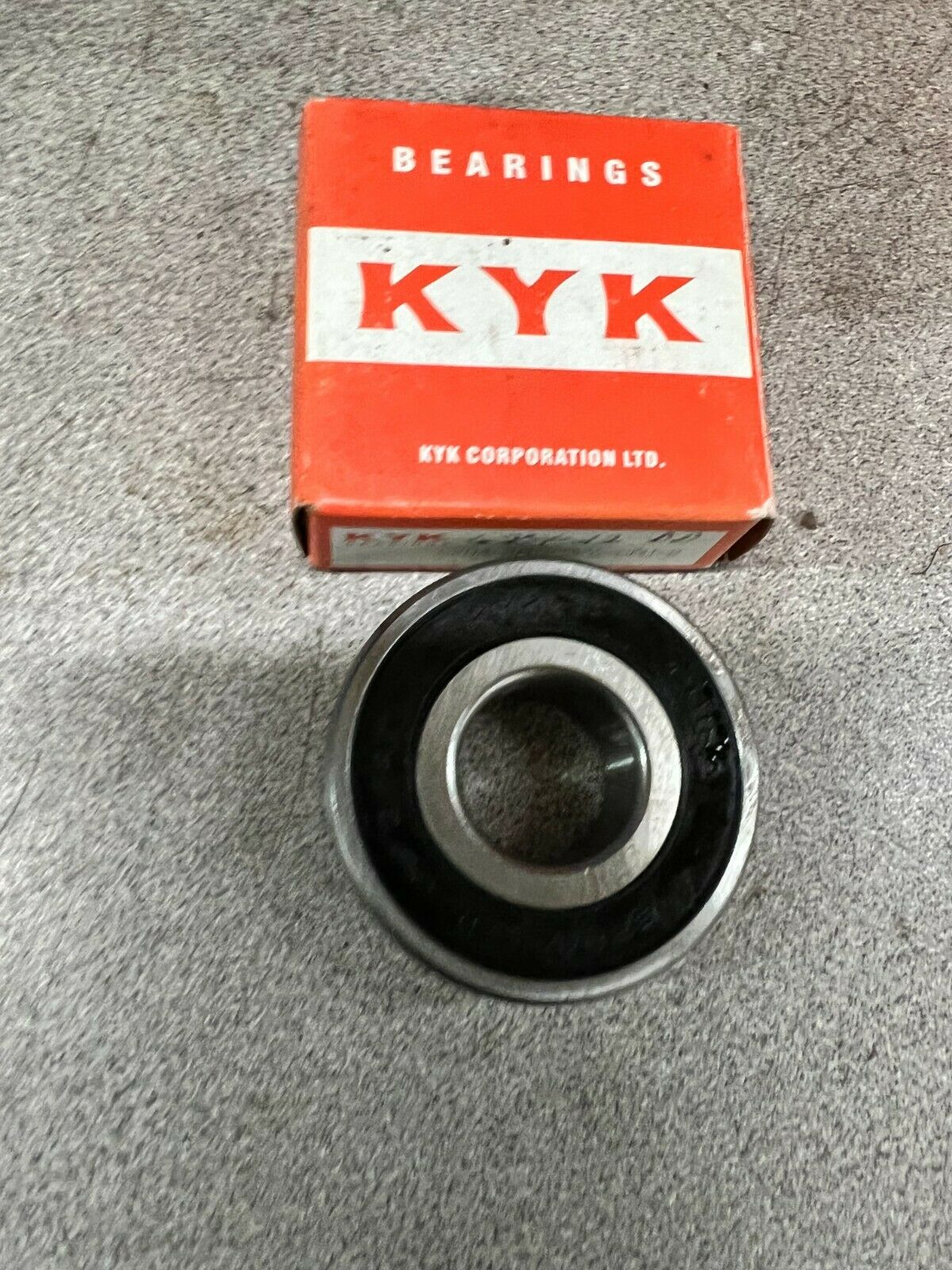 NEW IN BOX KYK 6204-2RS CE 3/4 BALL BEARING 6204-2RSCE3/4-SRI-2