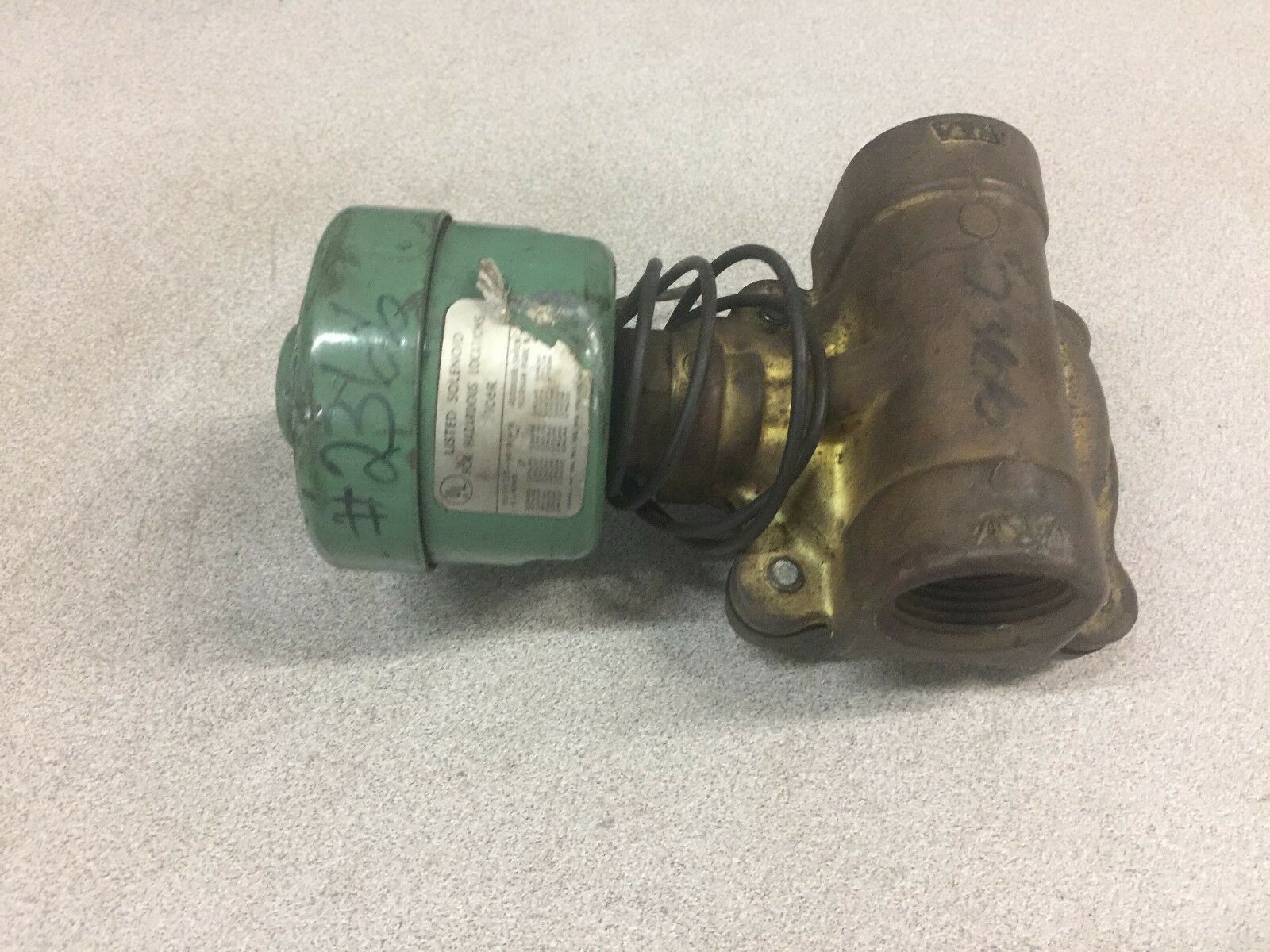 USED ASCO 1"NPT 5-125PSI 120VAC SOLENOID VALVE 8211D14