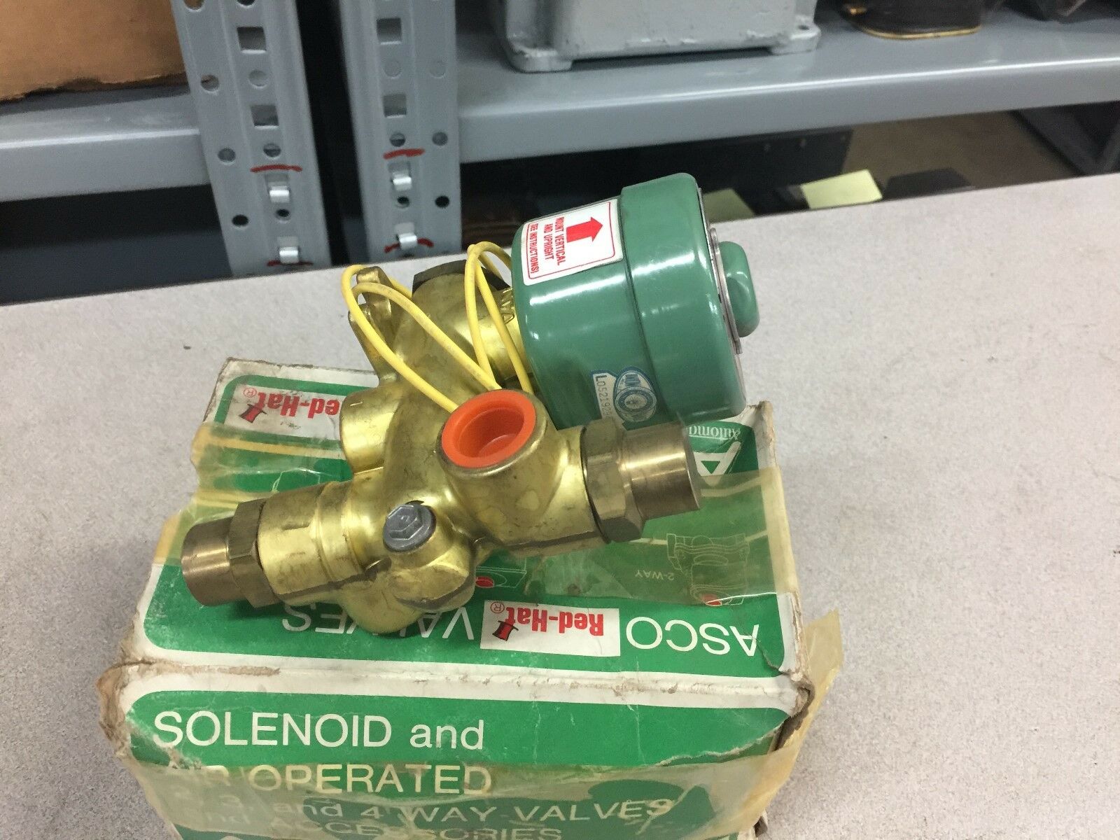 NEW IN BOX ASCO 1/2"NPT 24VDC 40PSI VALVE 8302D29RF