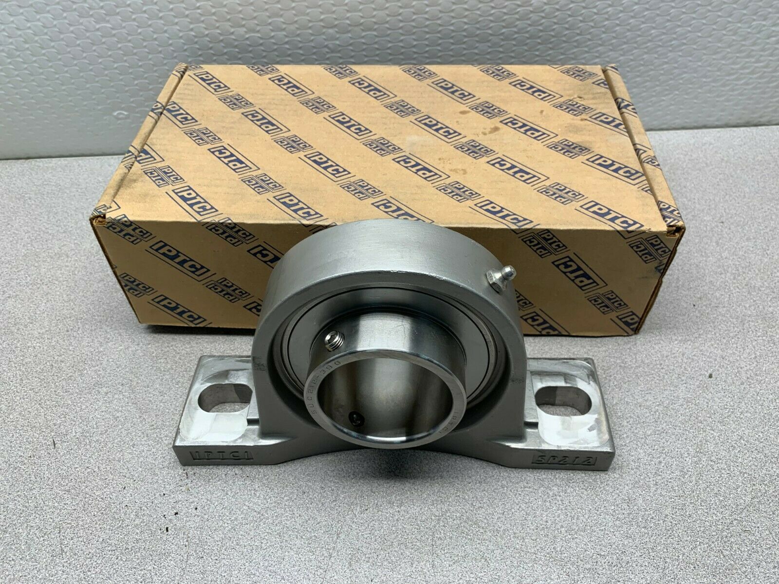 NEW IN BOX IPTCI STAINLESS STEEL PILLOW BLOCK BEARING 2-7/16" BORE SUCSP 212 39