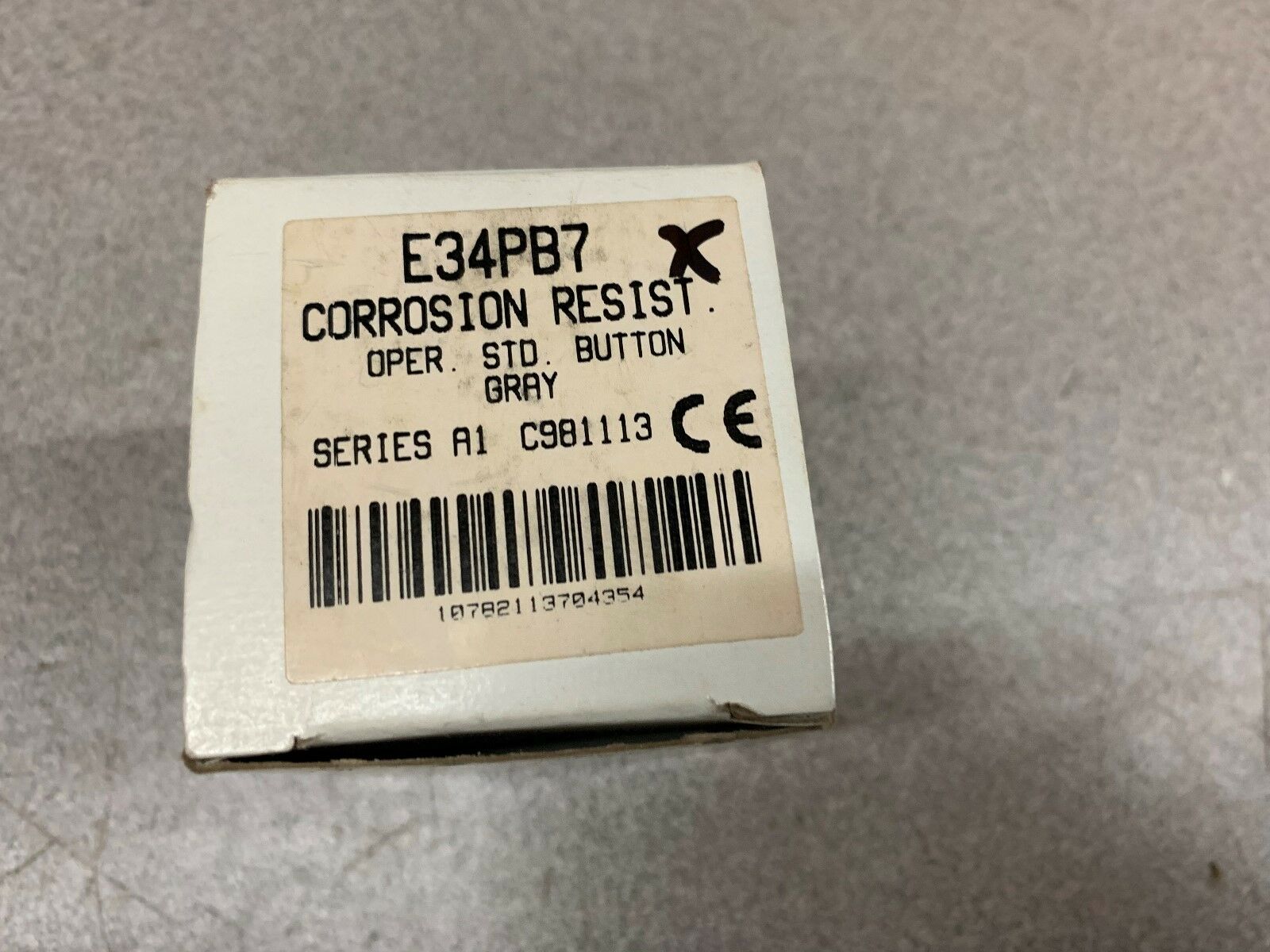 NEW IN BOX CUTLER HAMMER BUTTON E34PB7 SERIES A1