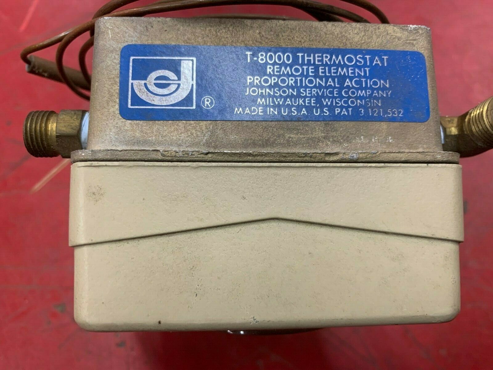 USED JOHNSON CONTROLS THERMOSTAT T-8000