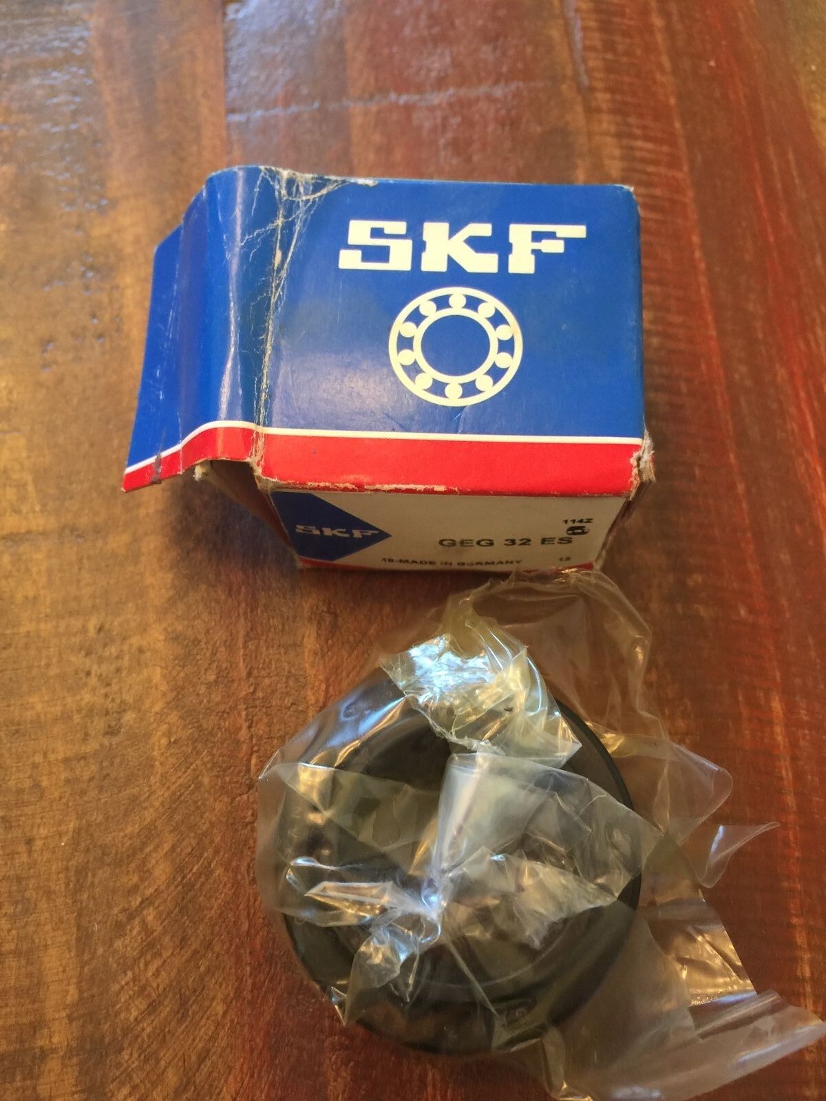 NEW IN BOX SKF BEARING GEG 32 ES