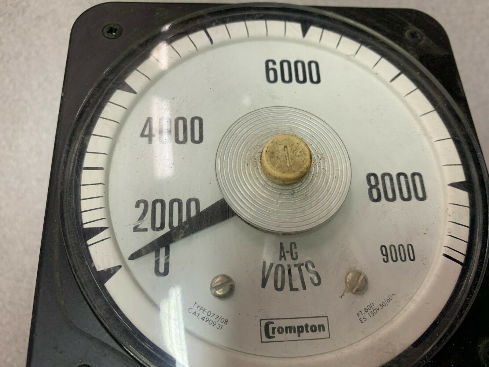 USED CROMPTON VOLT METER VA-P7UY