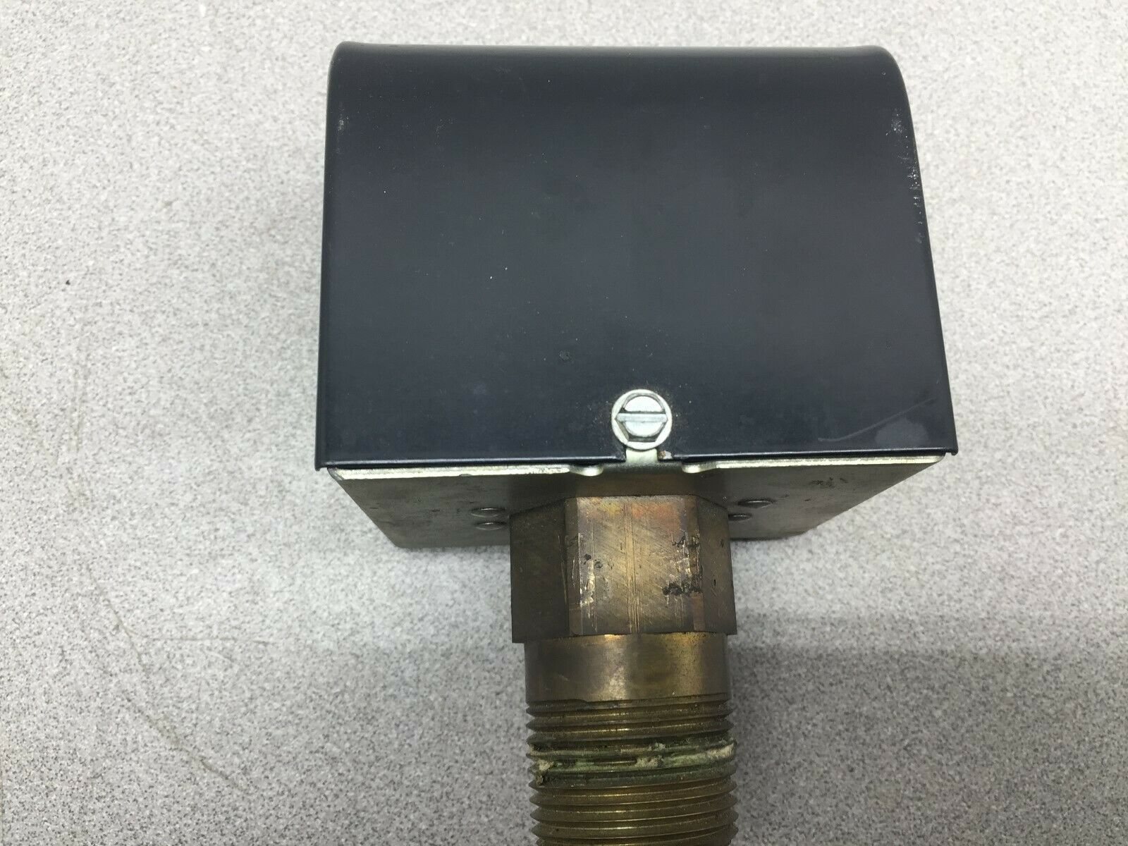 USED ITT 150 PSI 300 DEG F FLOW SWITCH FS4-3