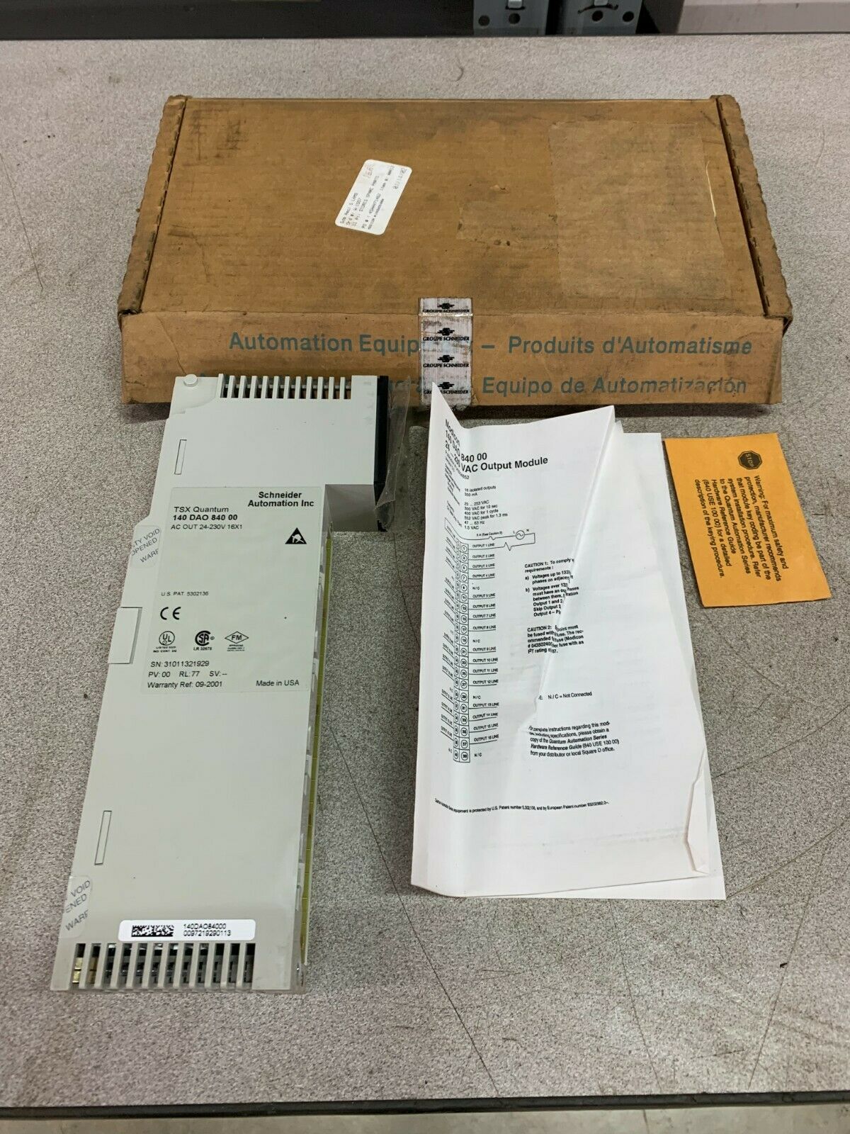 NEW IN BOX MODICON TSX QUANTUM 140DAO84000 AC OUTPUT MODULE 140 DAO 840 00