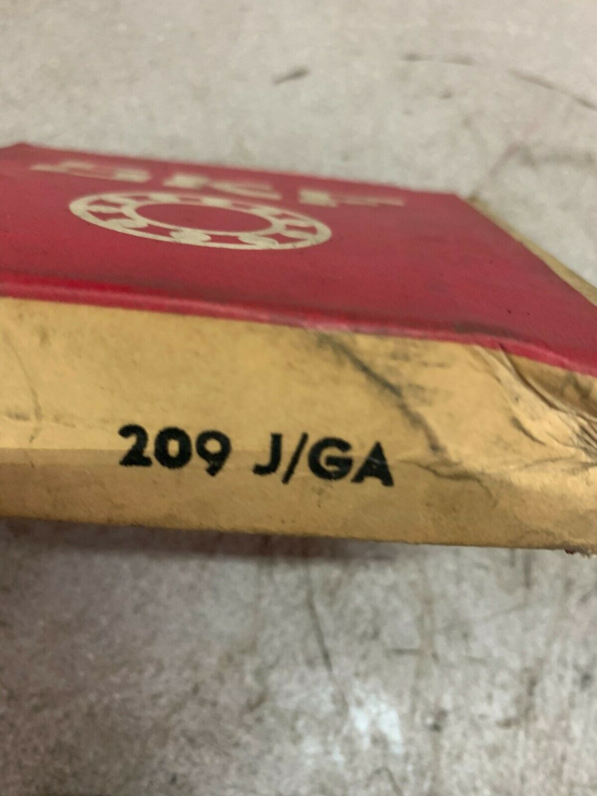 NEW IN BOX SKF ROLLER BEARING 209J